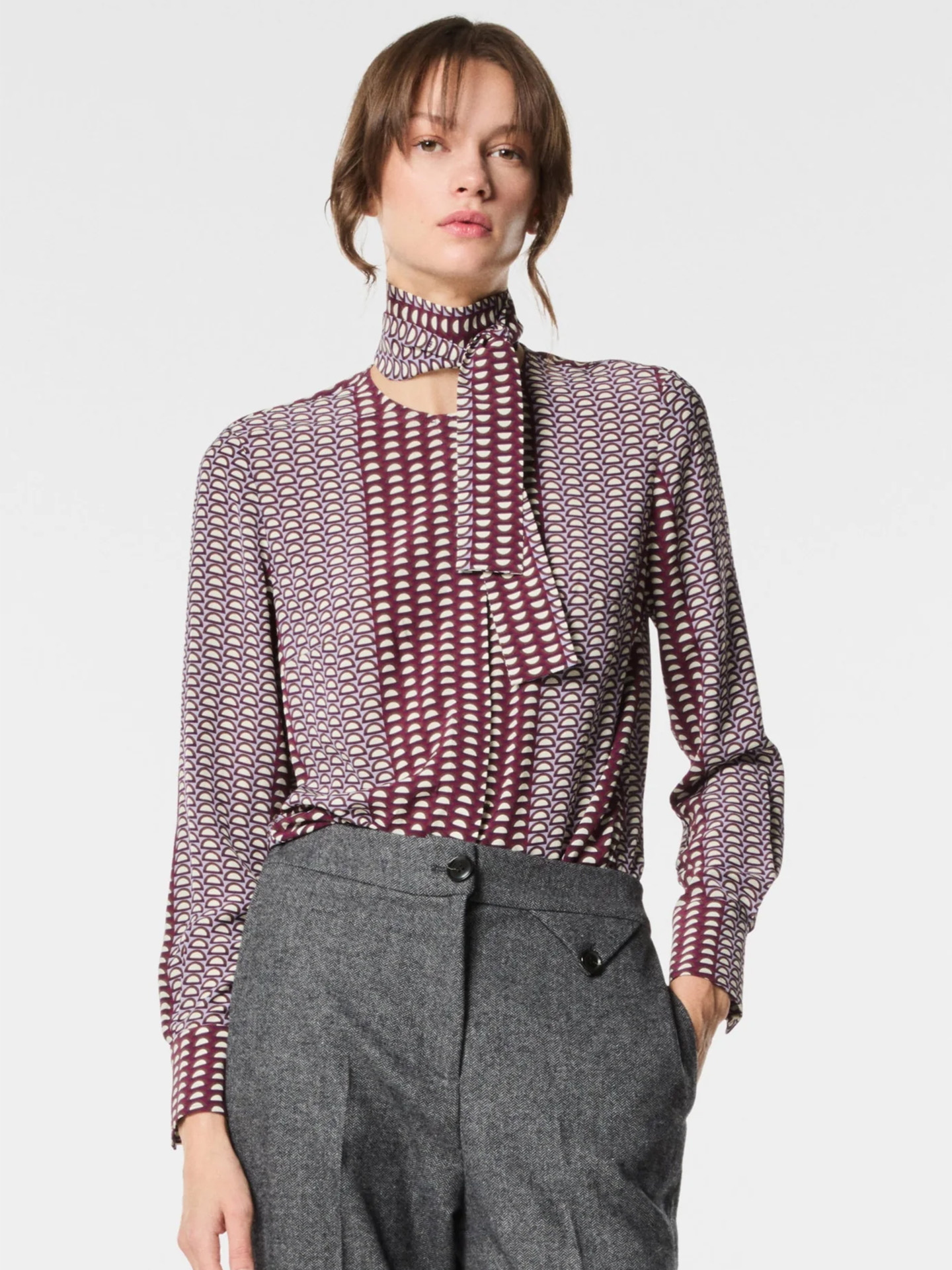 Blusa Fluida com Laço