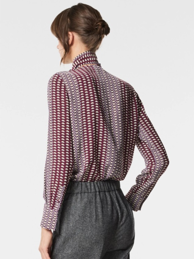 Blusa Fluida com Laço