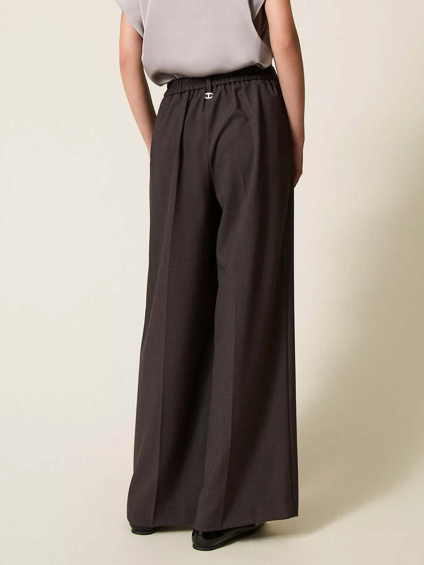 Calças Palazzo com Pregas e Cintura Alta