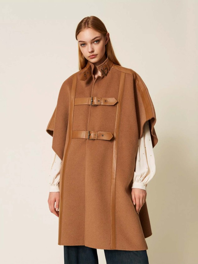 Capa em L com Detalhes em Pele Sinttica