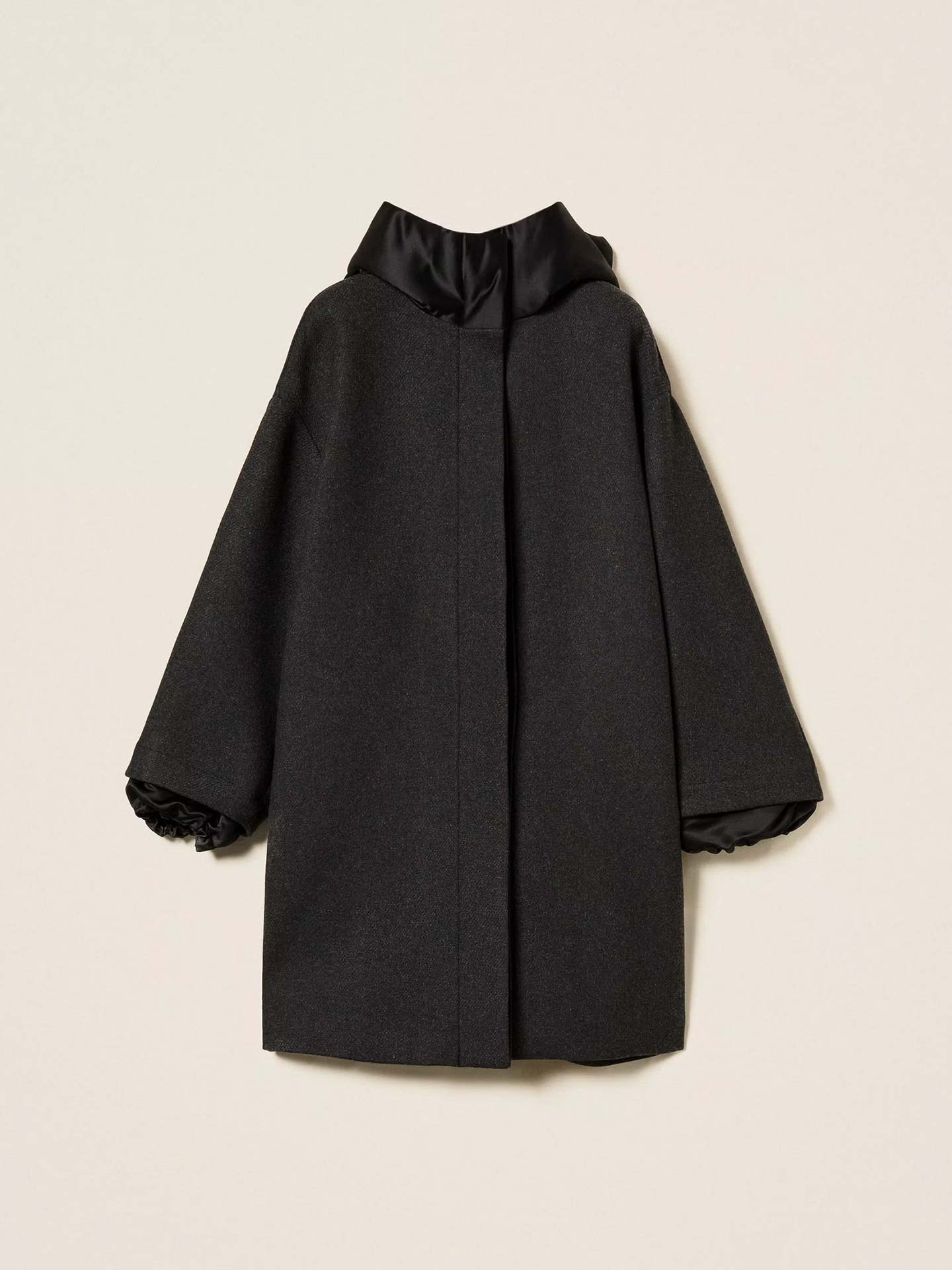 Casaco de Lã com Capuz