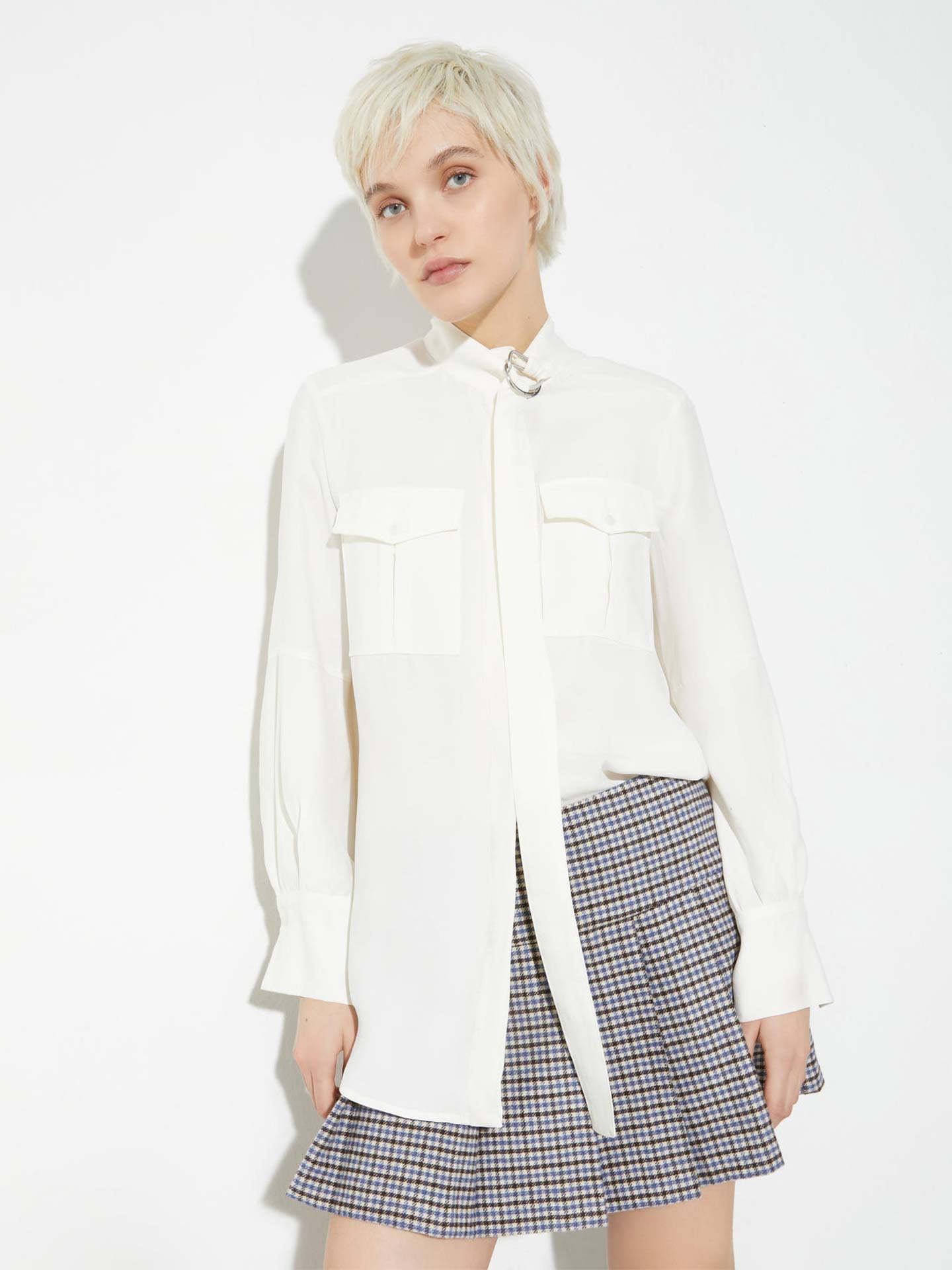 Blusa com Gola de Fita Avde