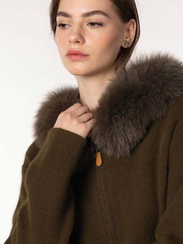 Casaco de Malha com Capuz