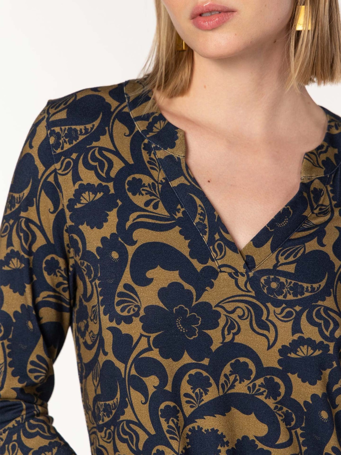 Blusa com Padro Floral