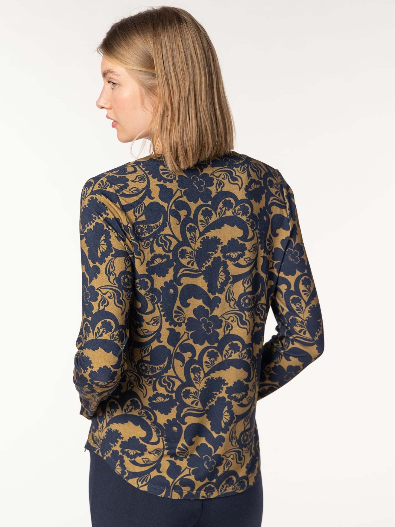 Blusa com Padro Floral