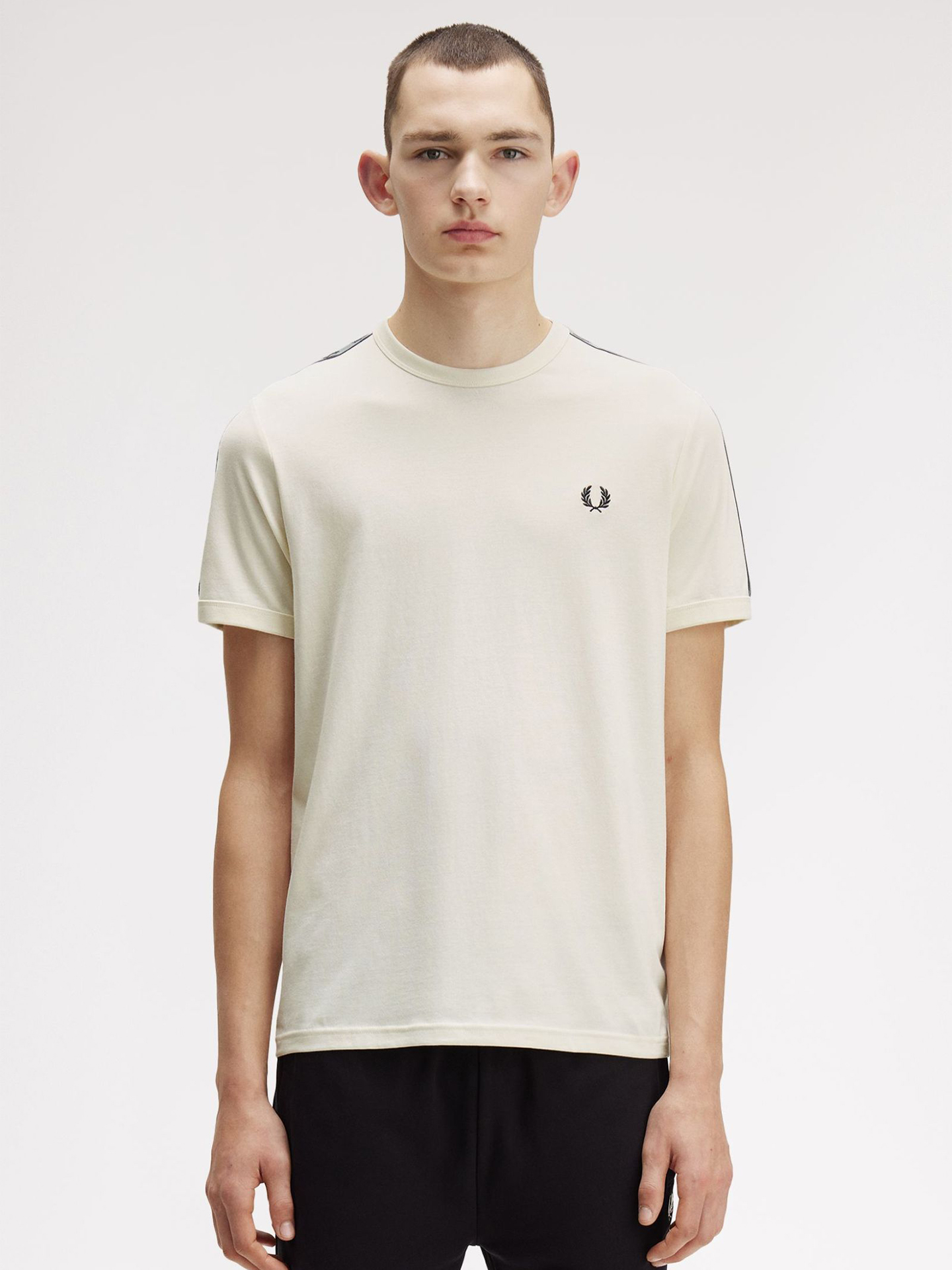 T-shirt Ringer com Fita Contrastante