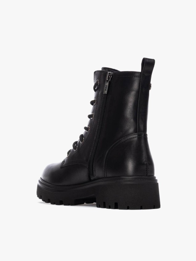 Botins de Cano Médio com Atacadores
