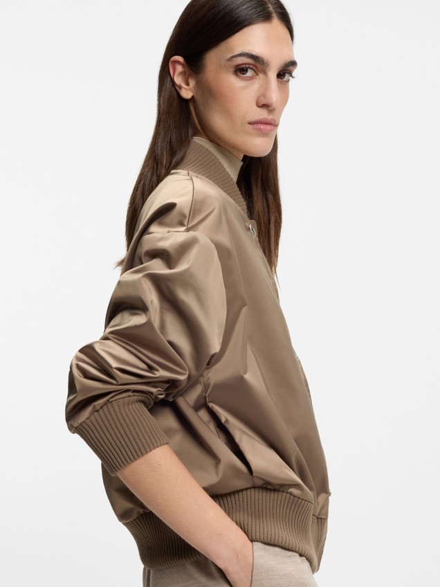 Blusão Bomber de Pelo Sintético