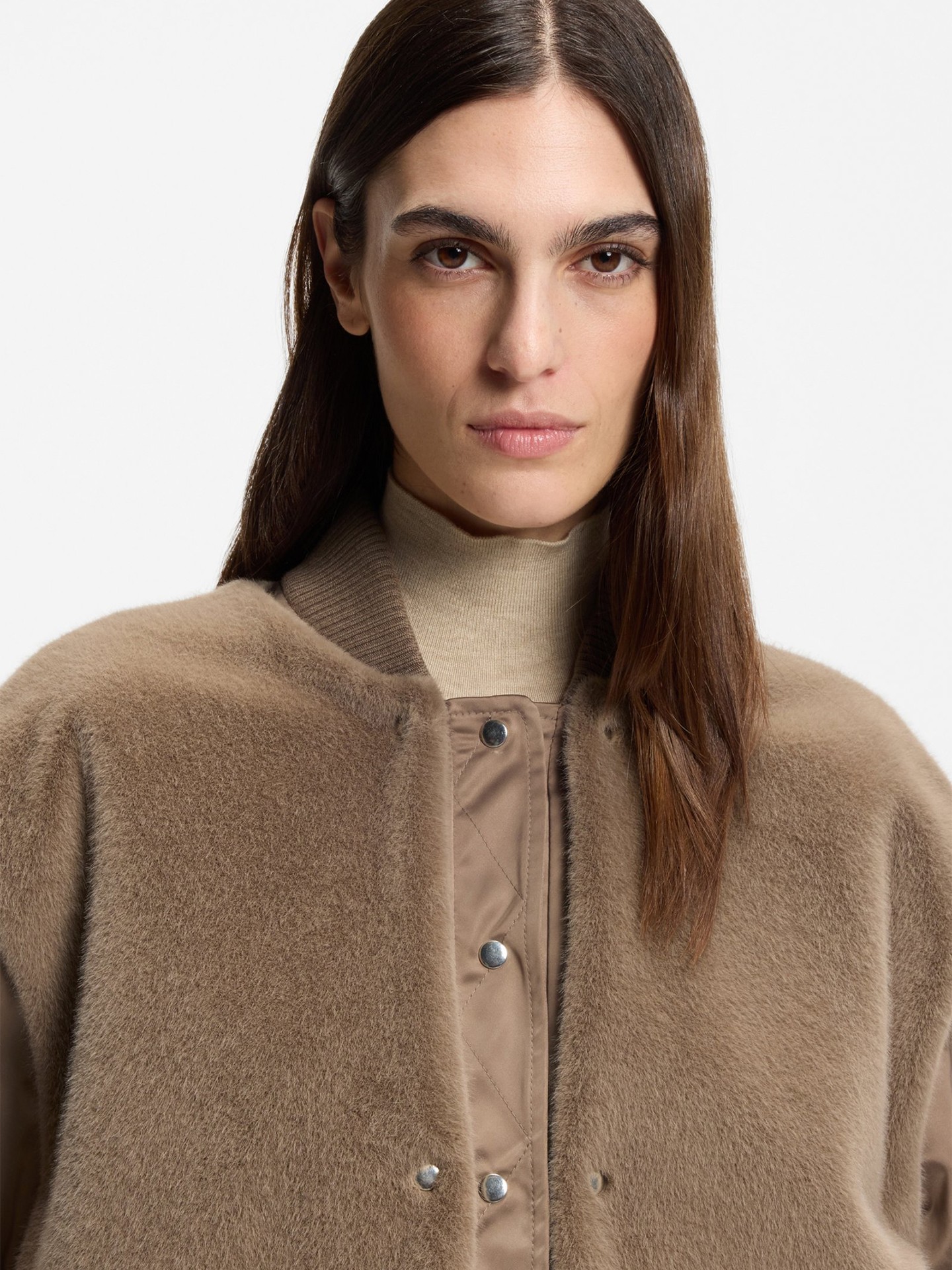 Blusão Bomber de Pelo Sintético