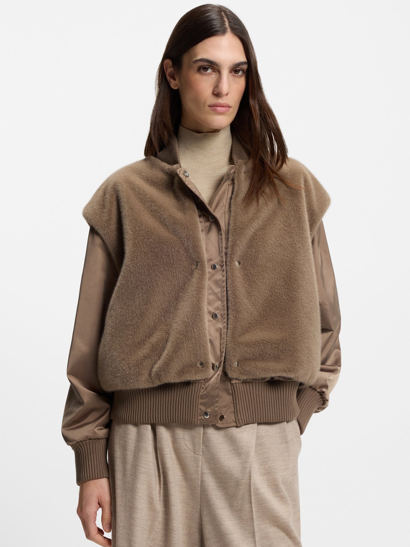 Blusão Bomber de Pelo Sintético