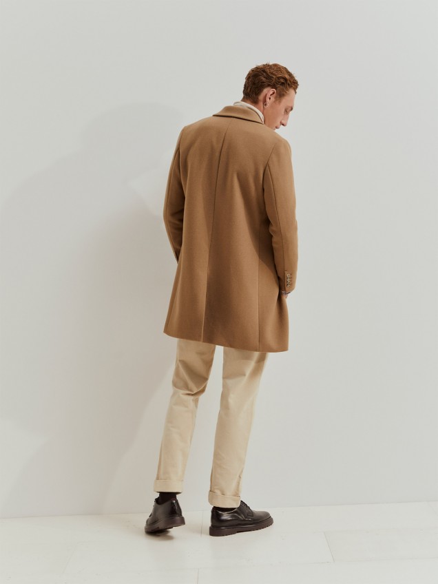 Sobretudo com Gola Clássica