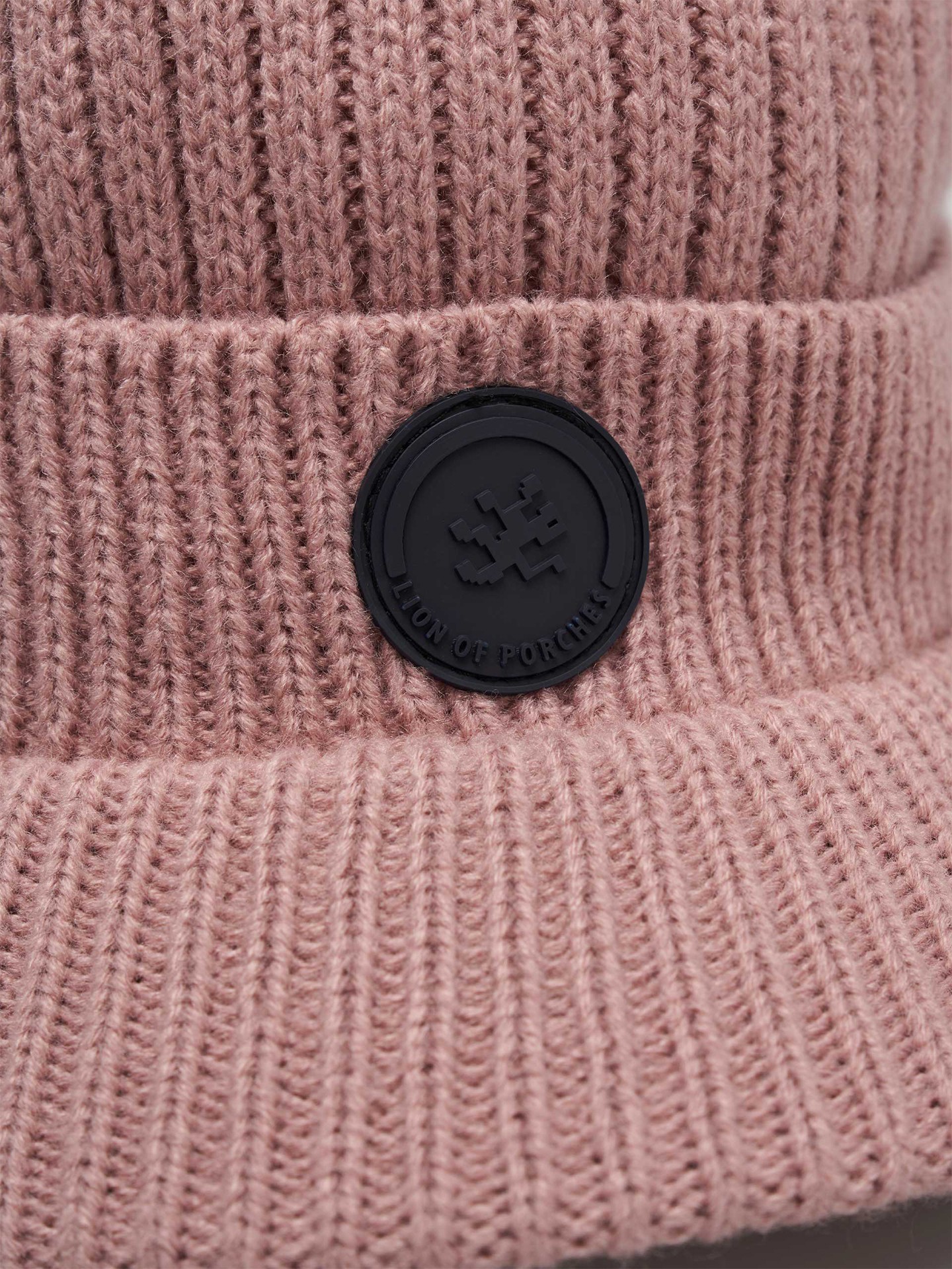 Gorro de Malha Canelada com Pala