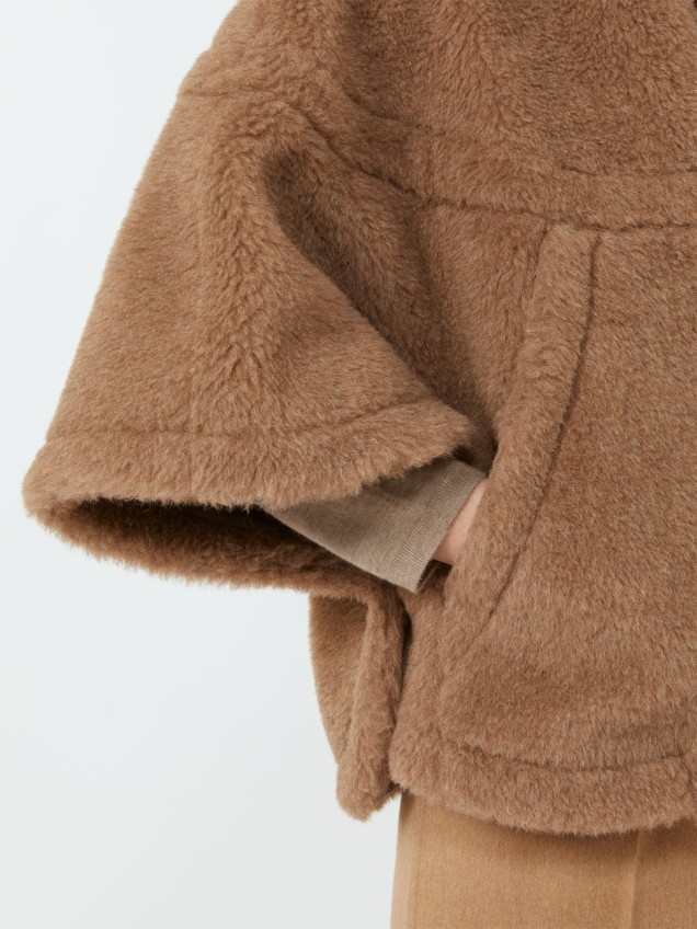 Capa com Capuz Petalo4