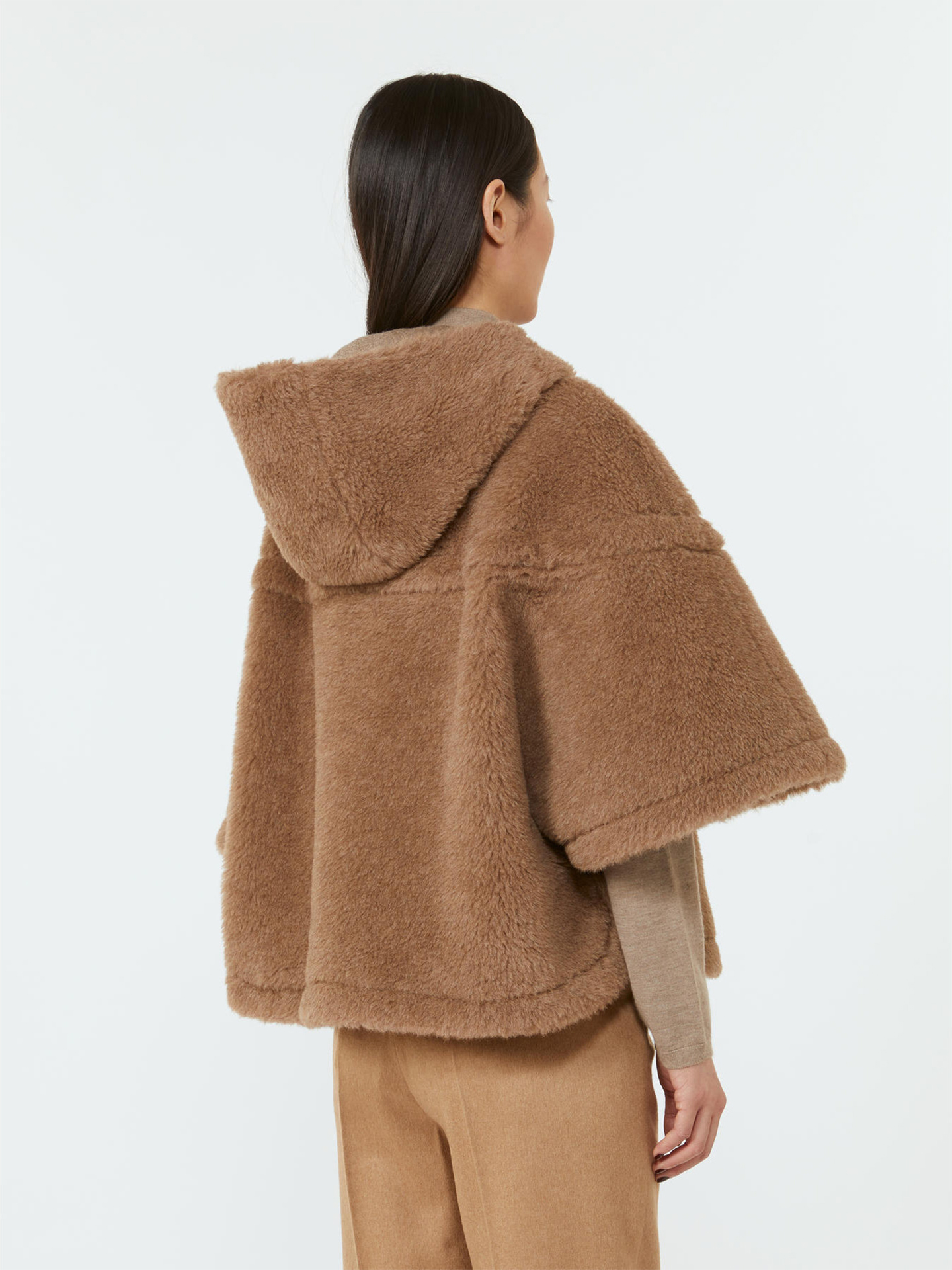 Capa com Capuz Petalo4