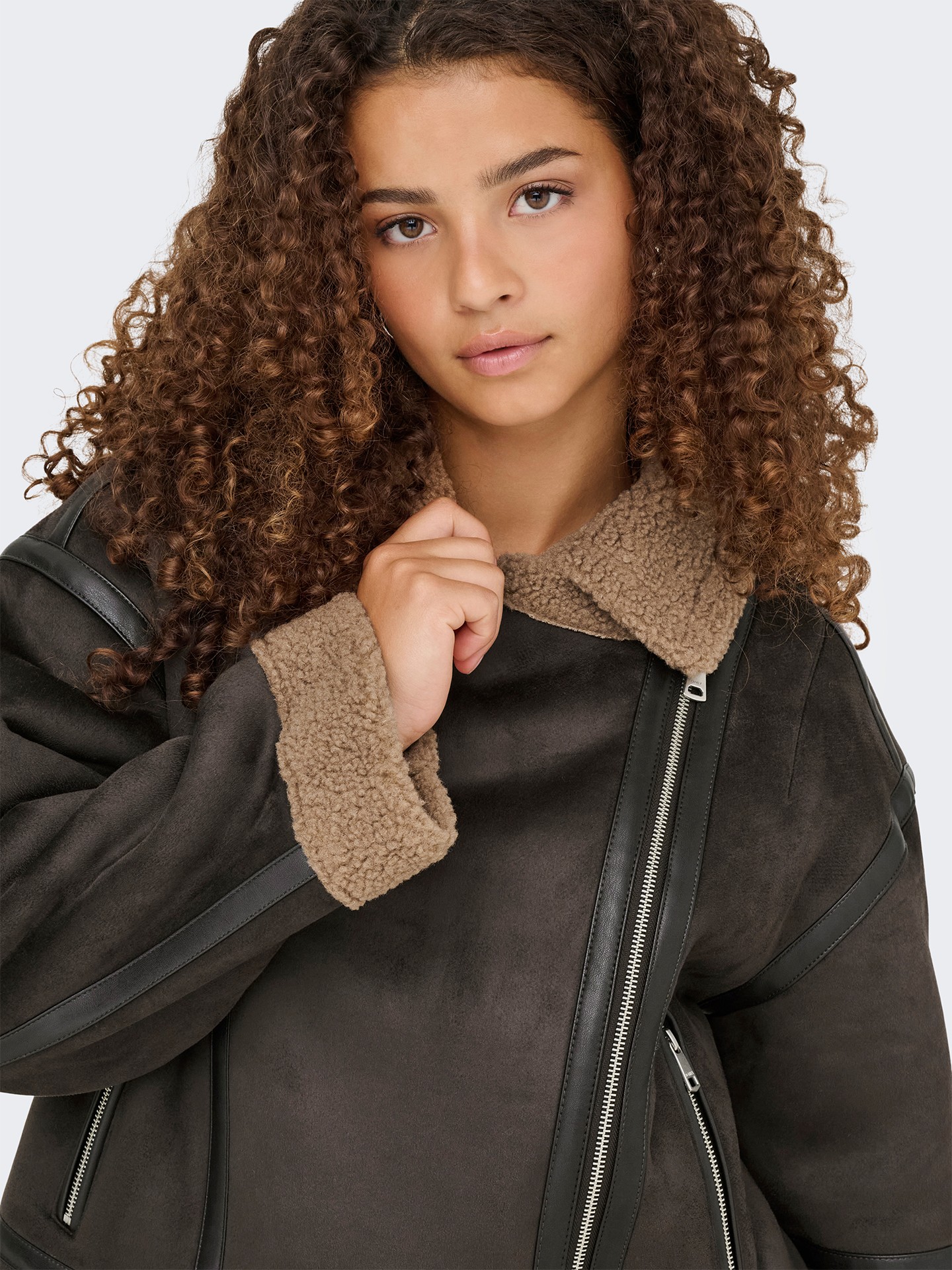 Casaco com Fecho Assimétrico