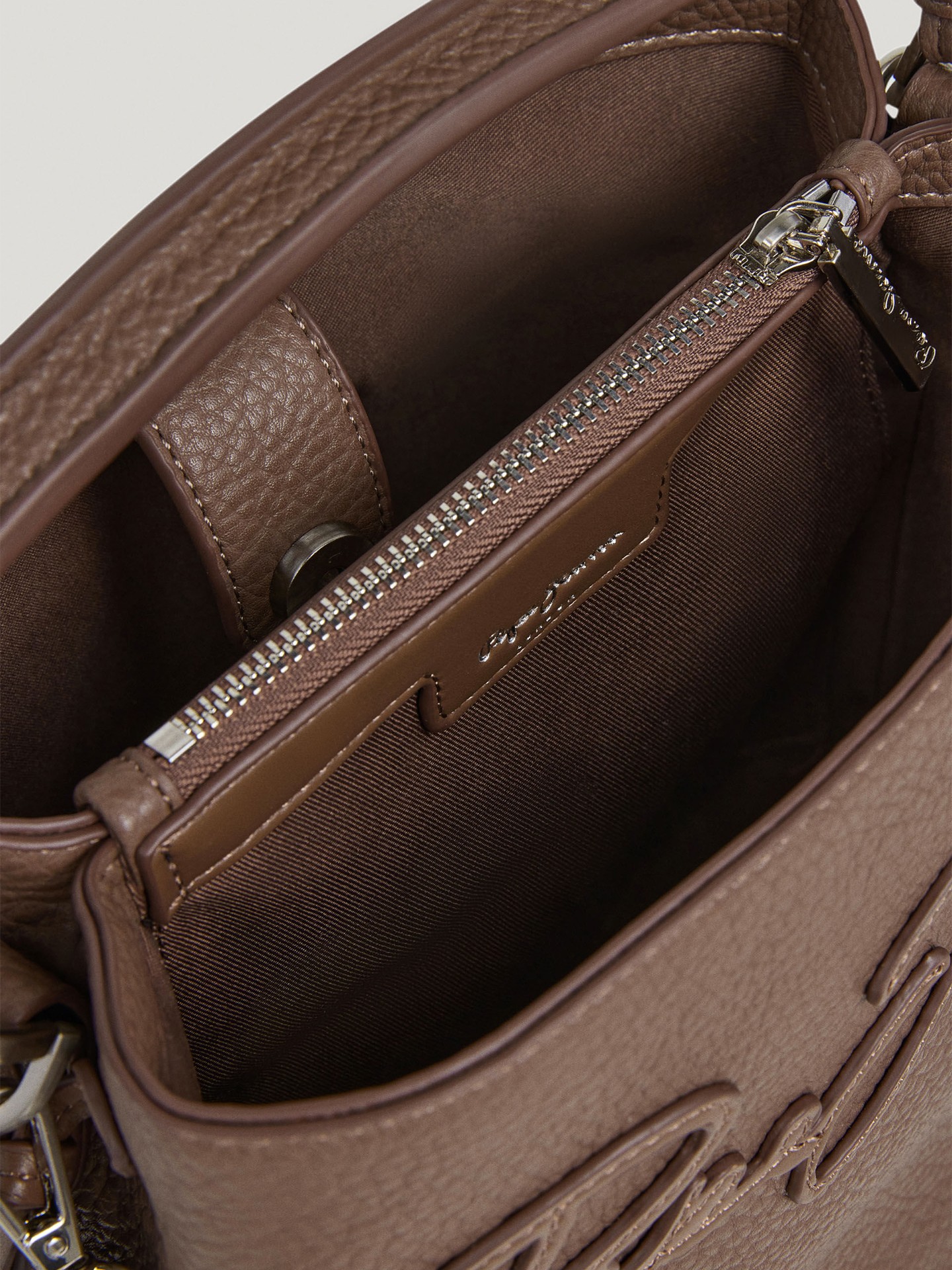 Mala Bucket com Efeito Pele