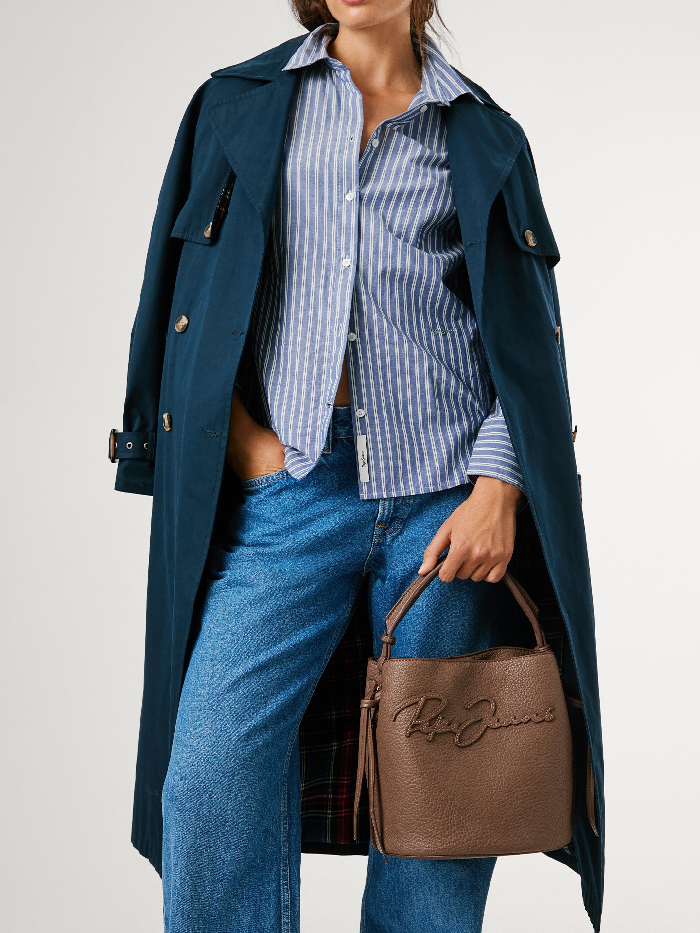 Mala Bucket com Efeito Pele