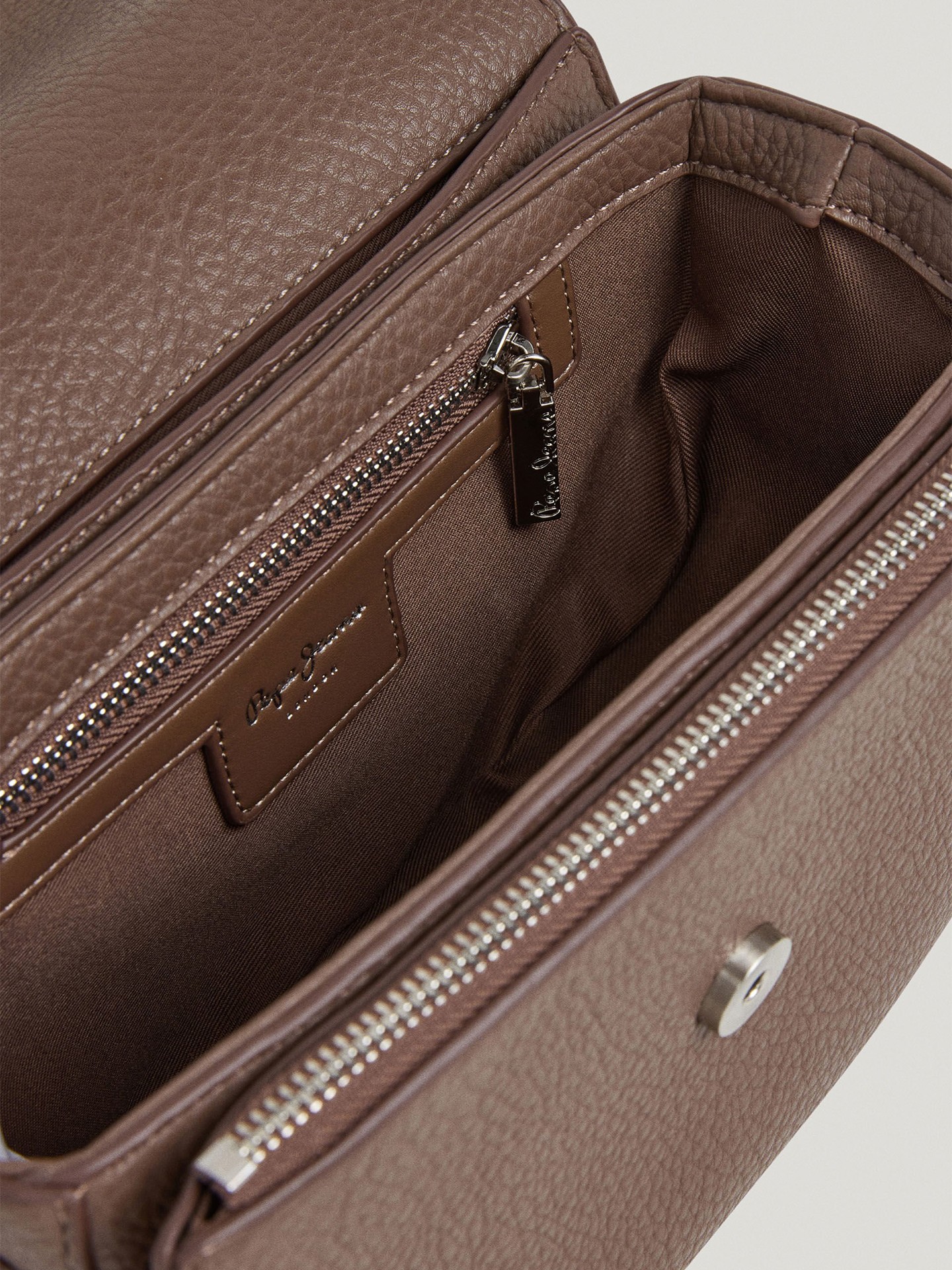 Mala de Mão Efeito Couro