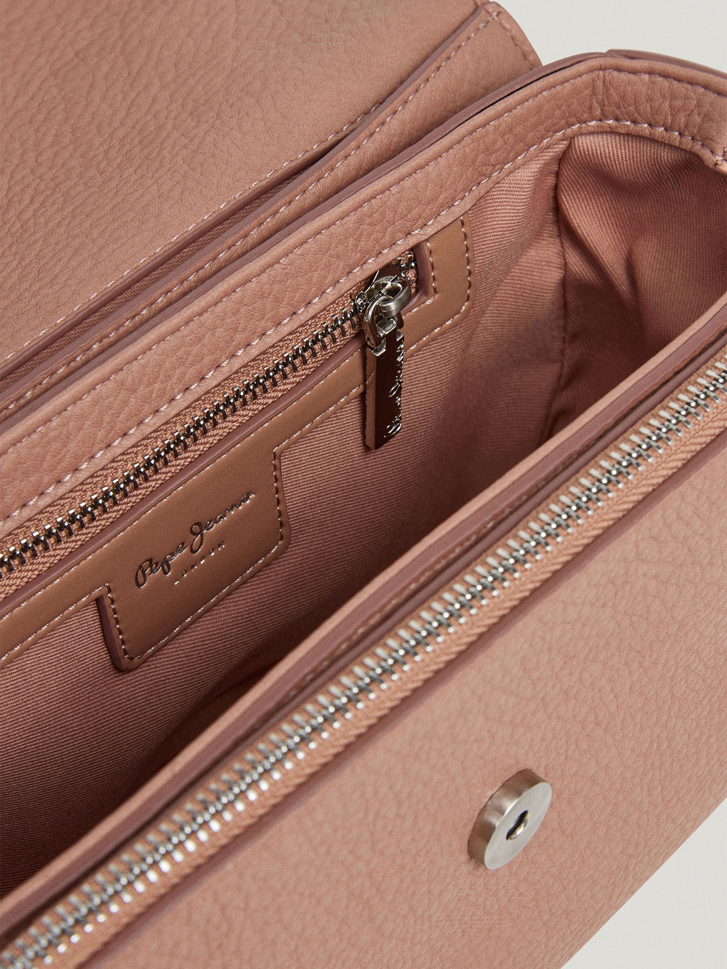 Mala de Mão Efeito Couro