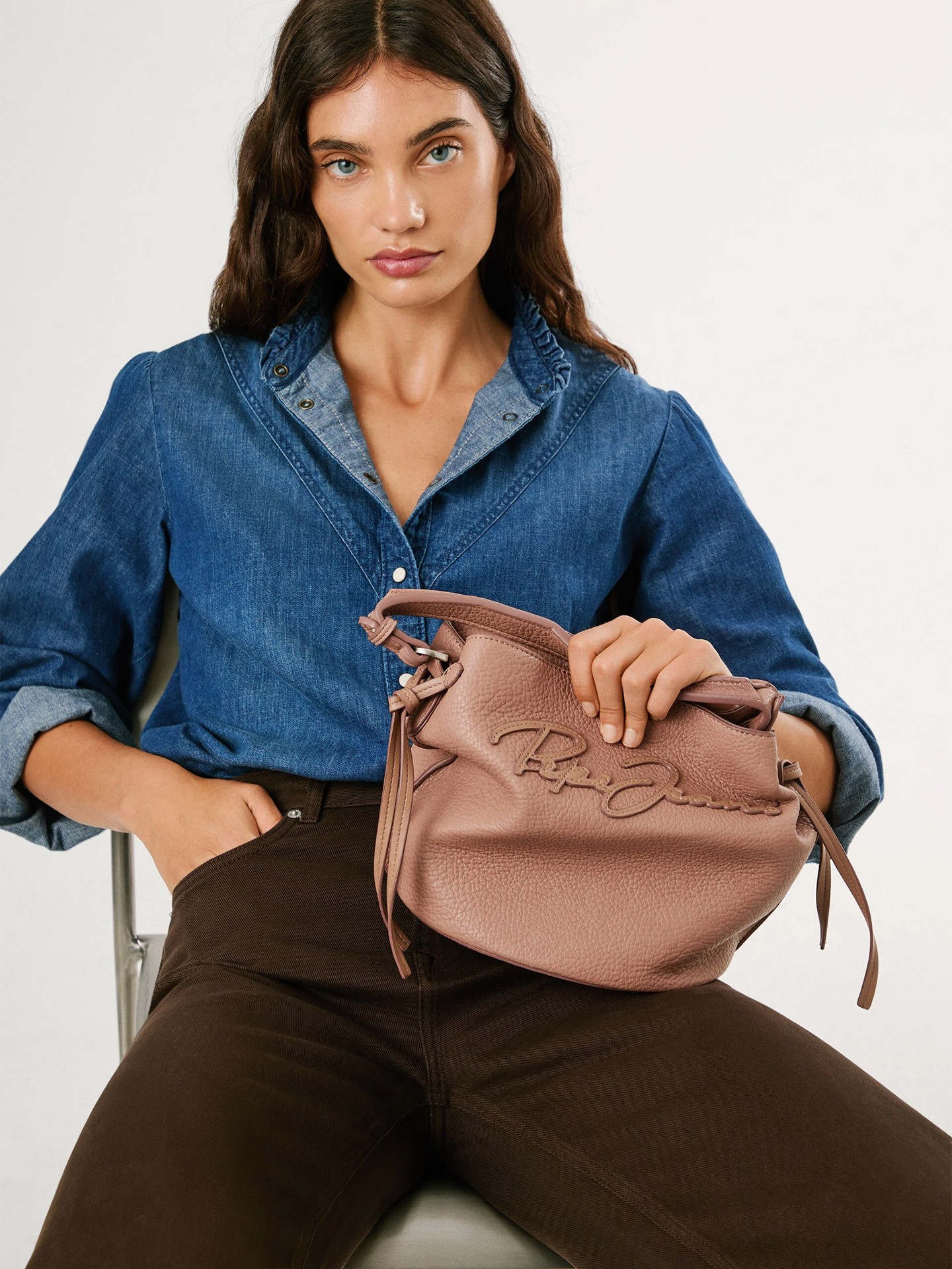 Mala Bucket com Efeito Pele