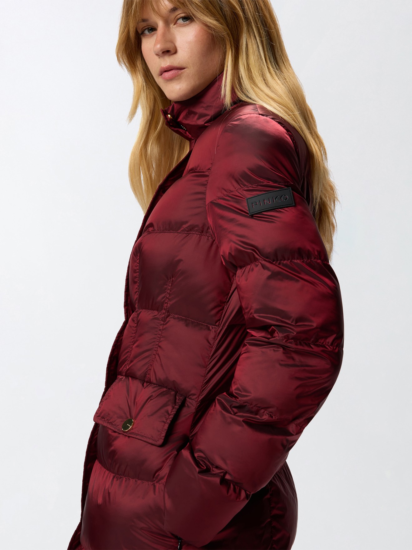 Parka Comprida Acolchoada com Gola Alta