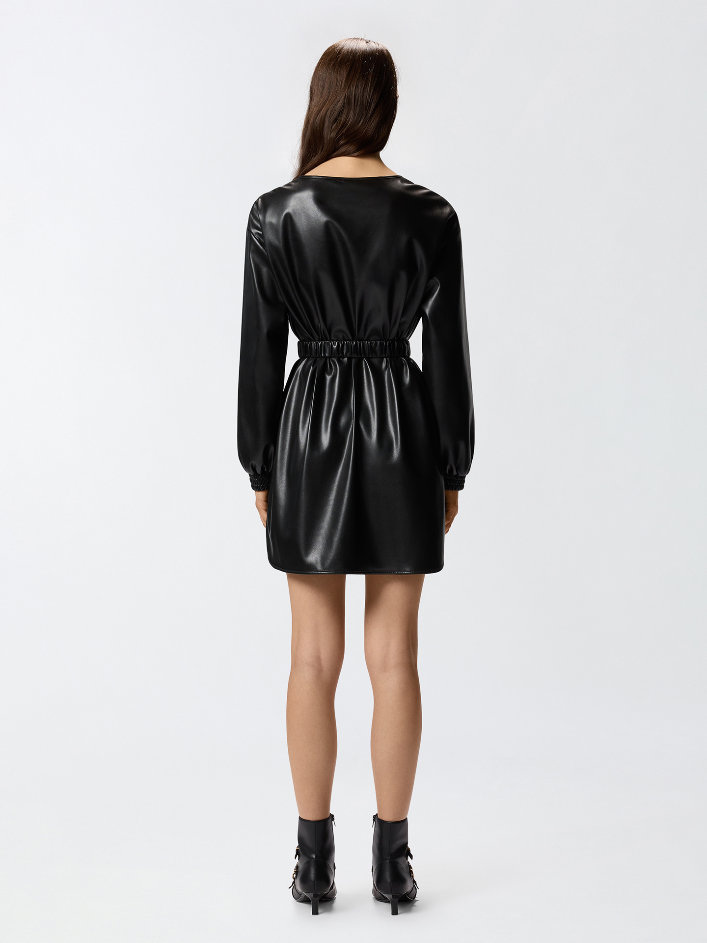 Vestido Curto Efeito Pele