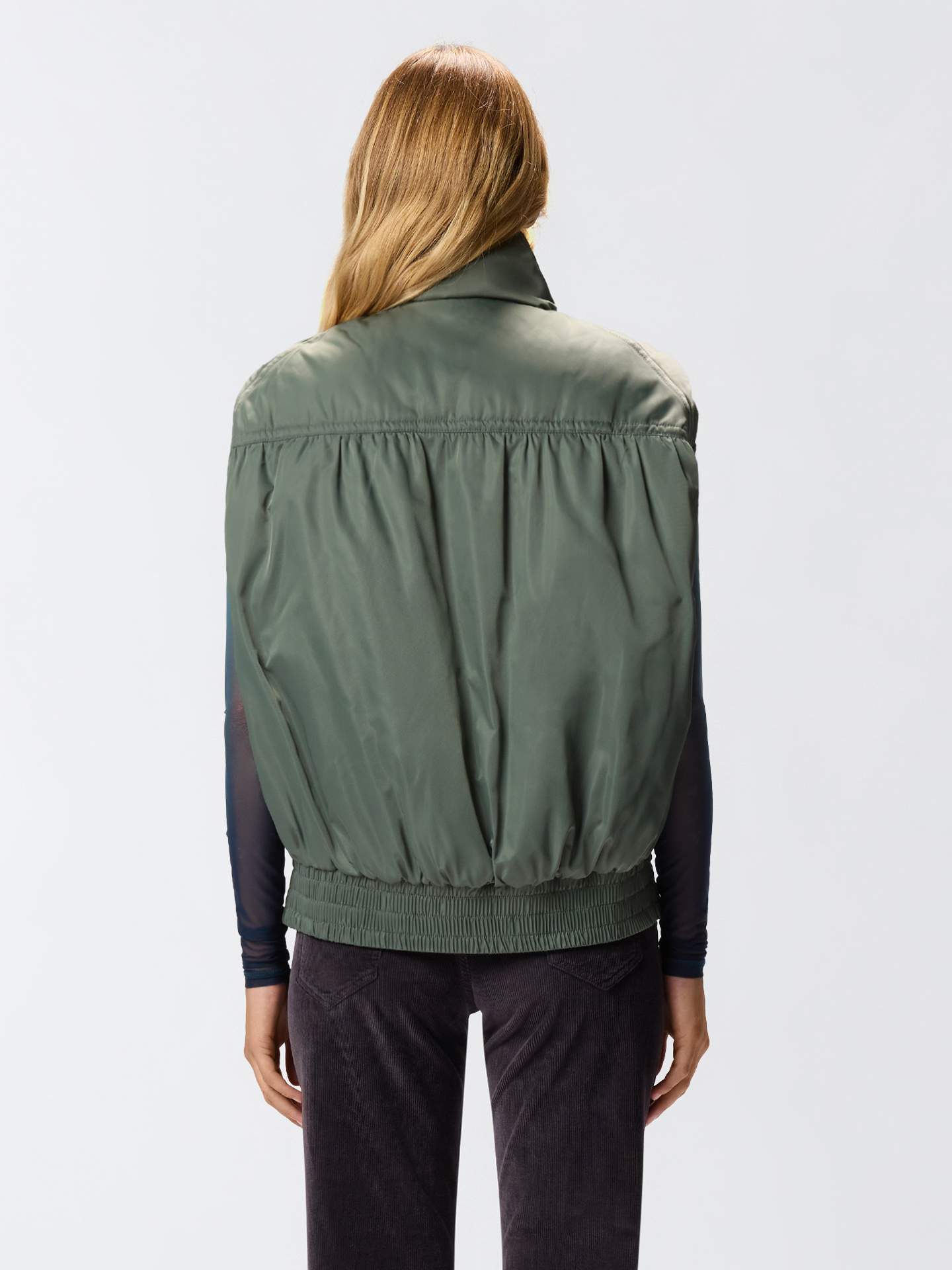 Colete Acolchoado com Gola Alta