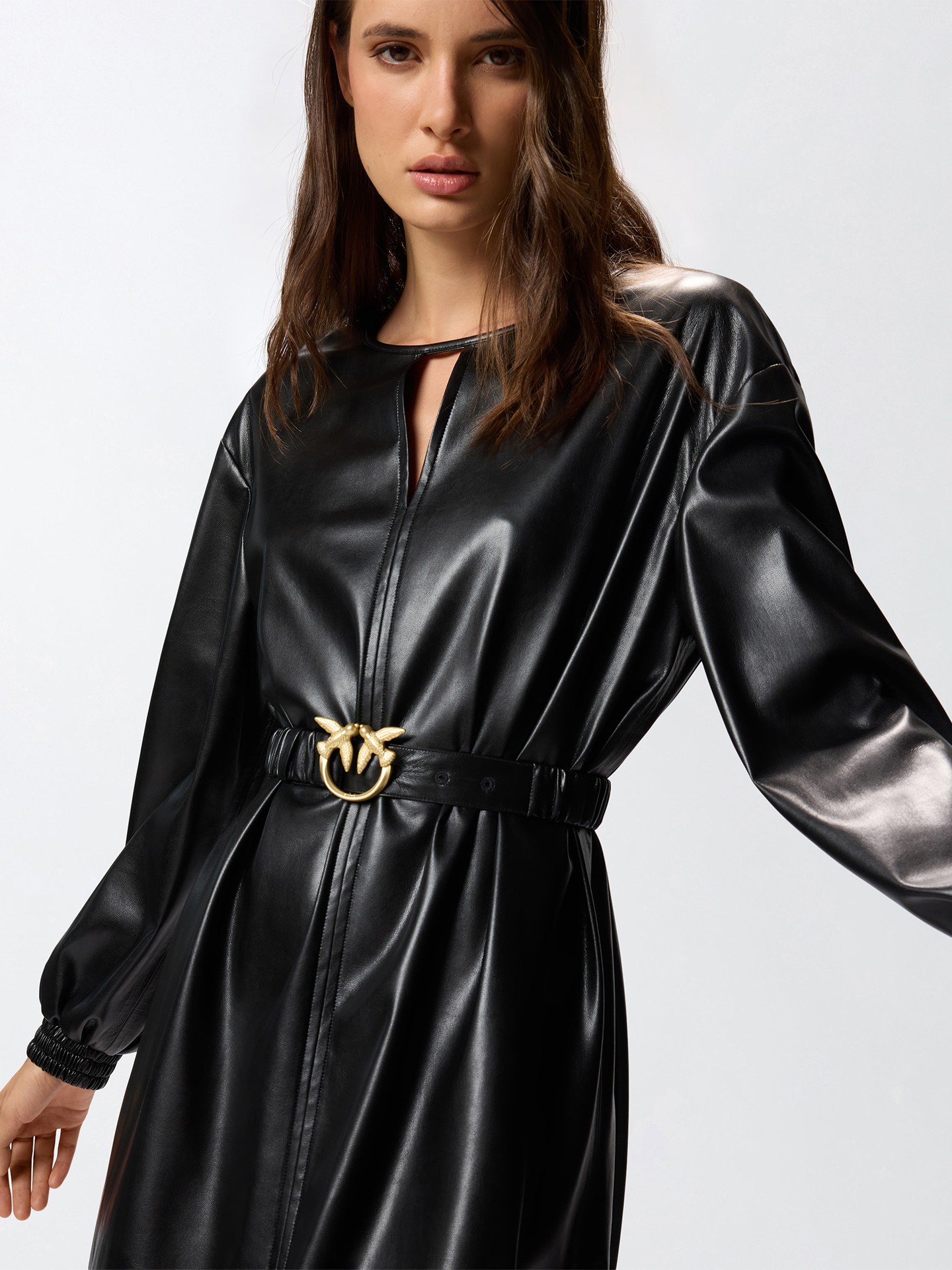 Vestido Curto Efeito Pele