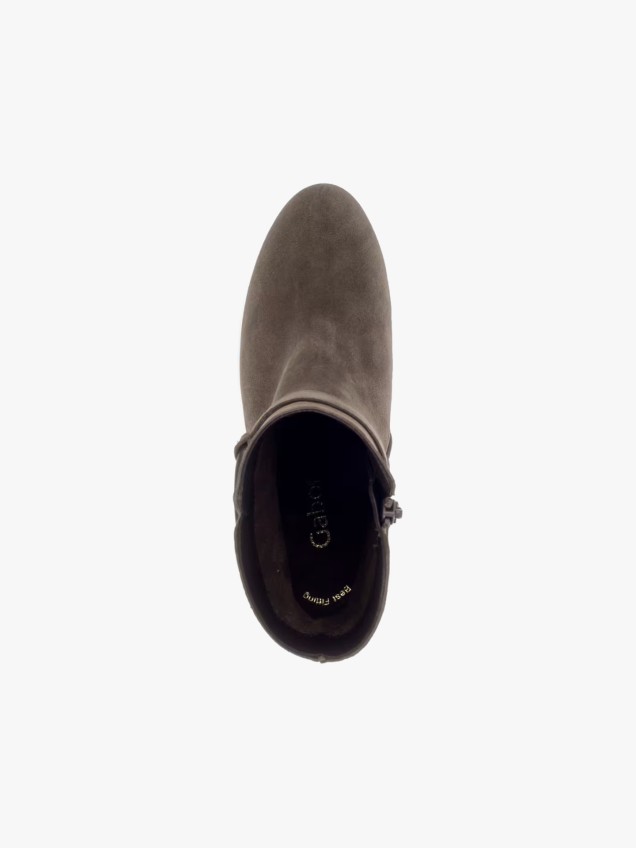 Botins de Camurça com Salto