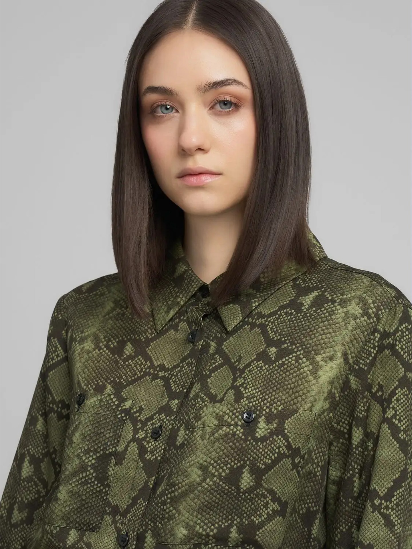 Vestido Camiseiro Padrão de Pele de Cobra