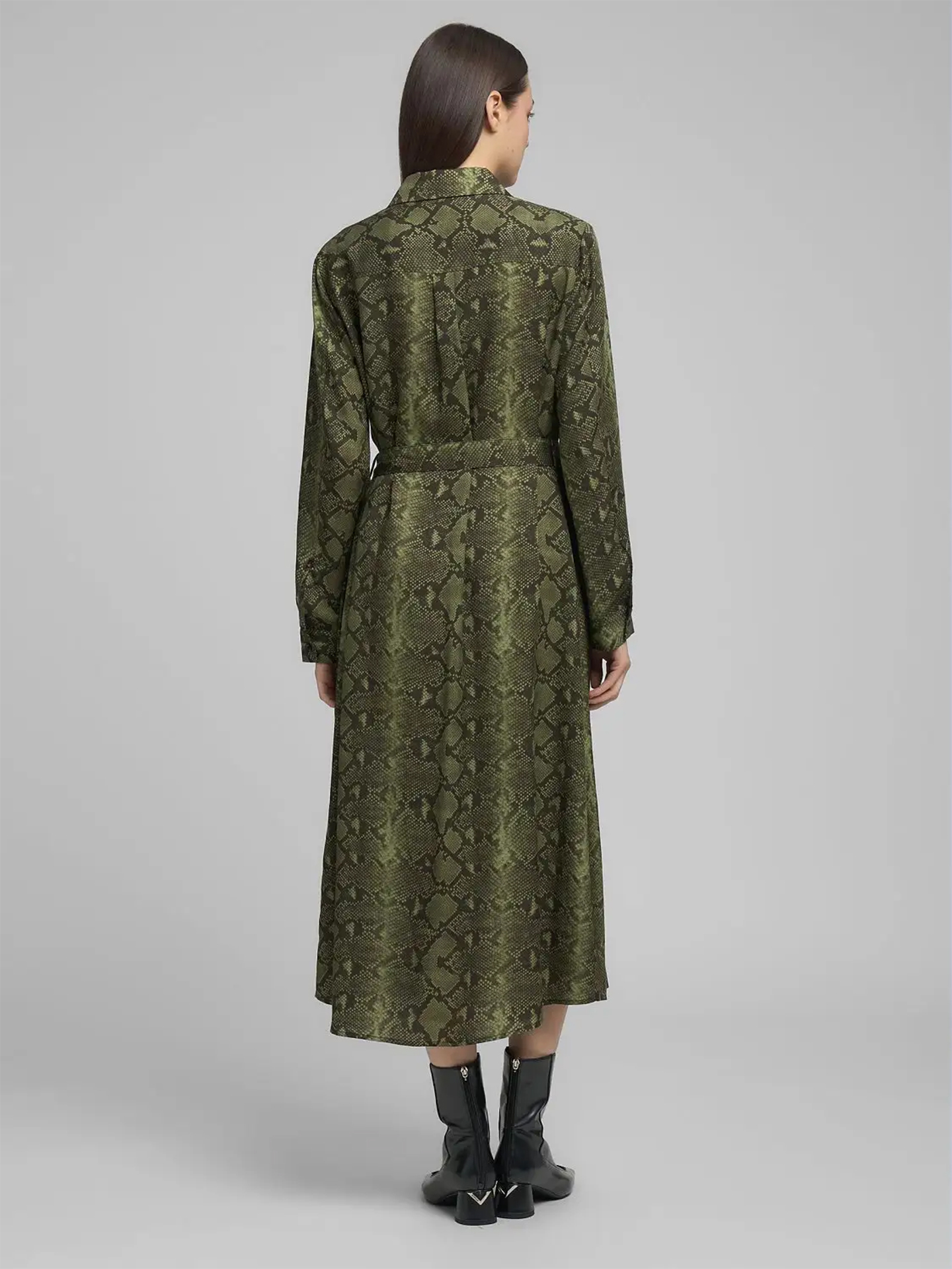 Vestido Camiseiro Padrão de Pele de Cobra