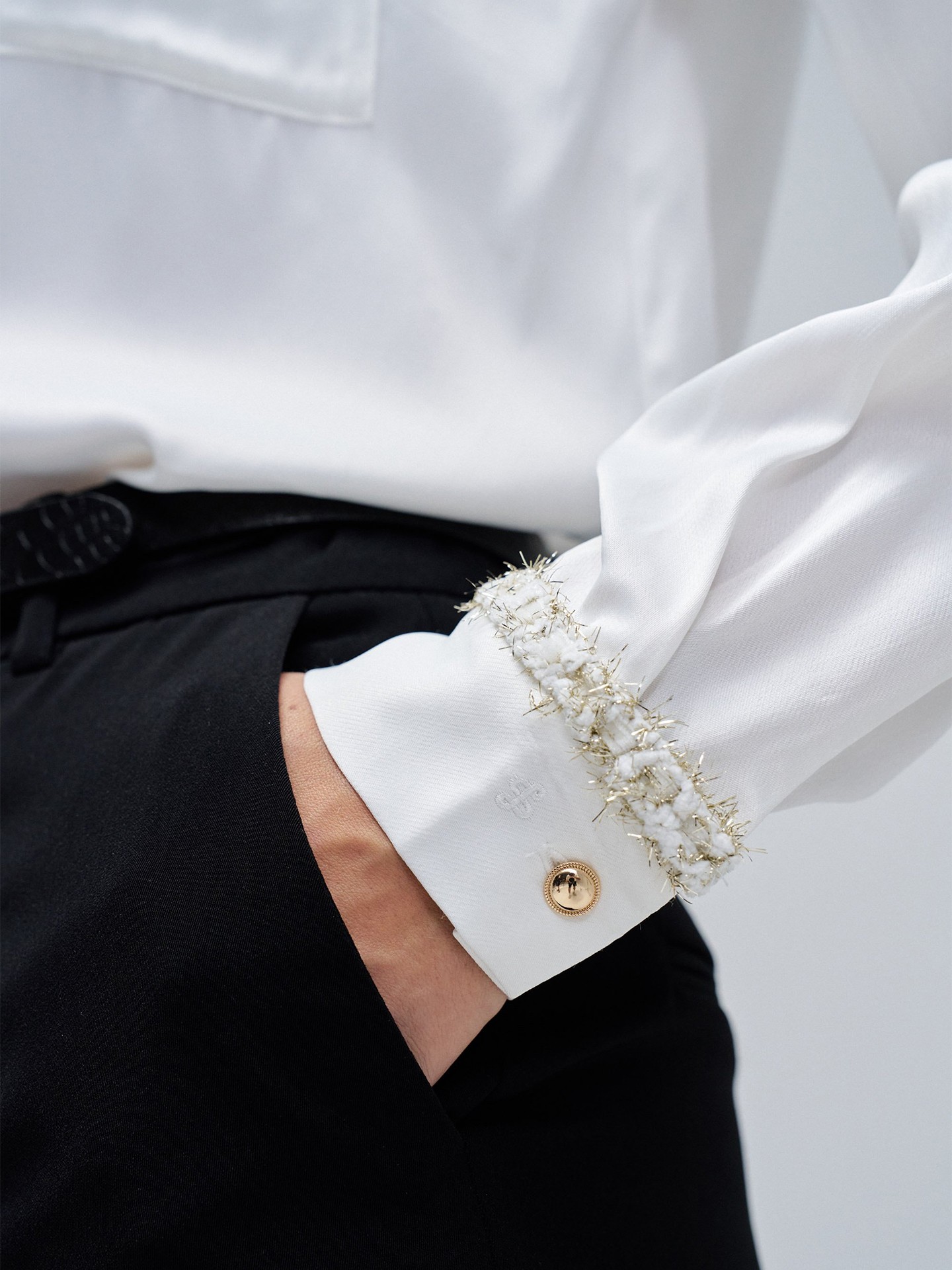 Camisa Acetinada com Detalhes Tweed