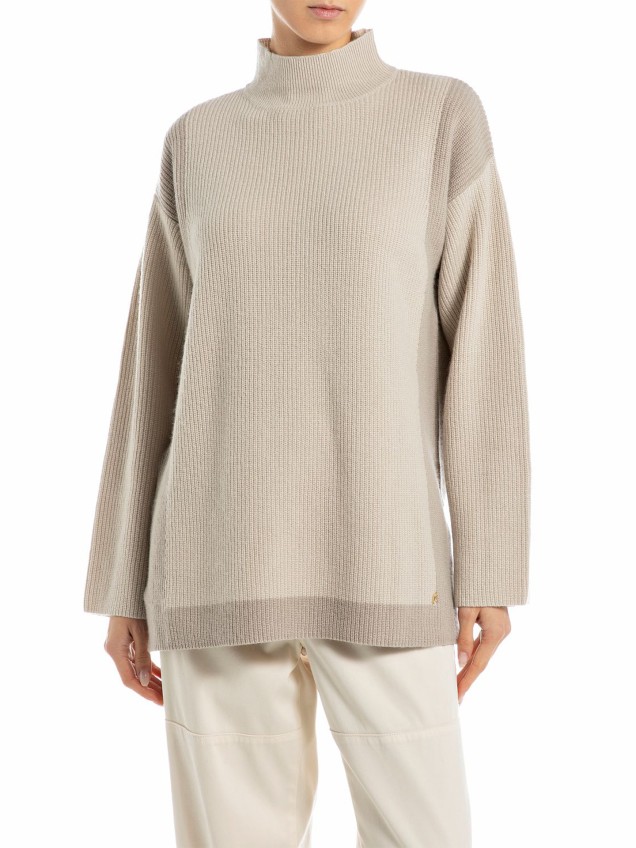 Camisola de Malha com Gola Alta
