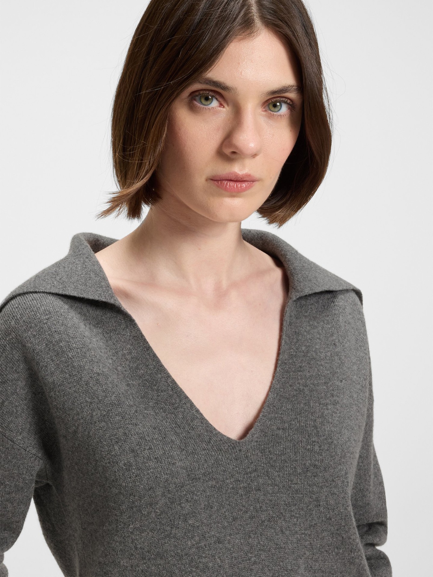 Camisola em Lã e Detalhes em Renda