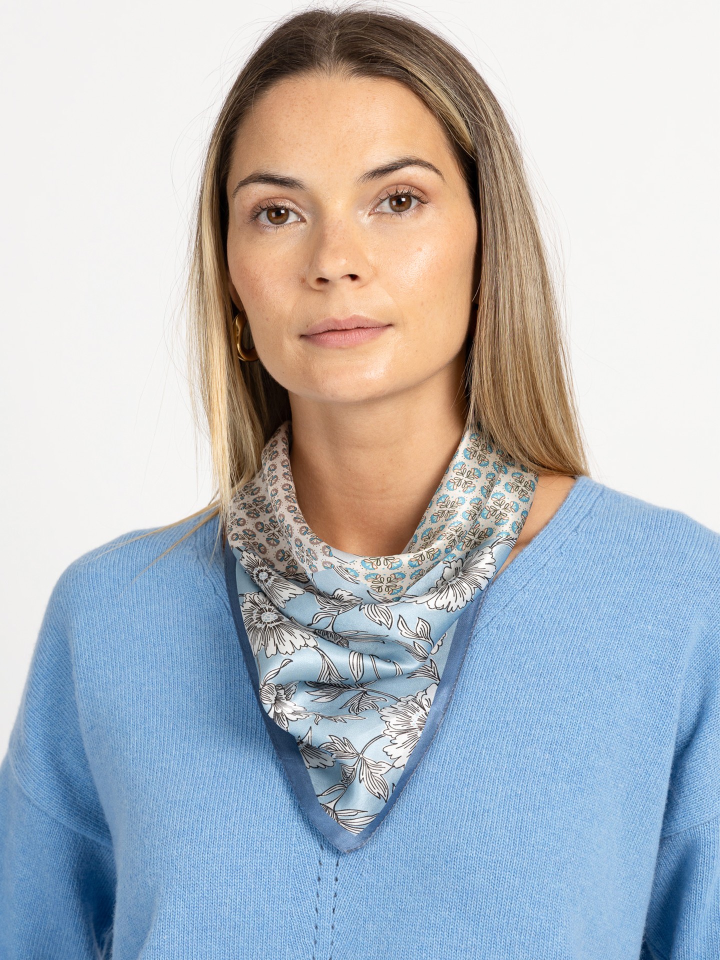 Lenço Quadrado Acetinado