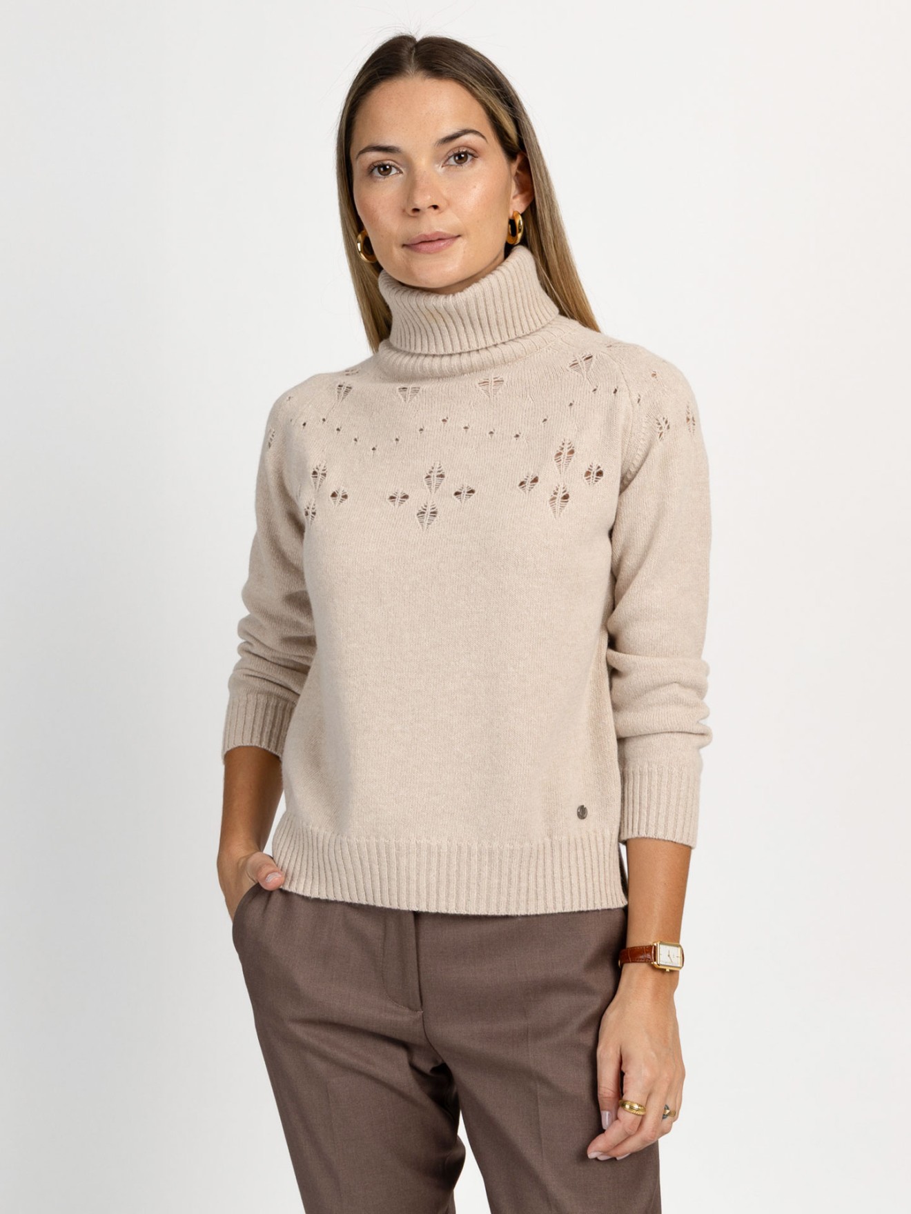 Camisola de Malha com Gola Alta e Detalhe Vazado