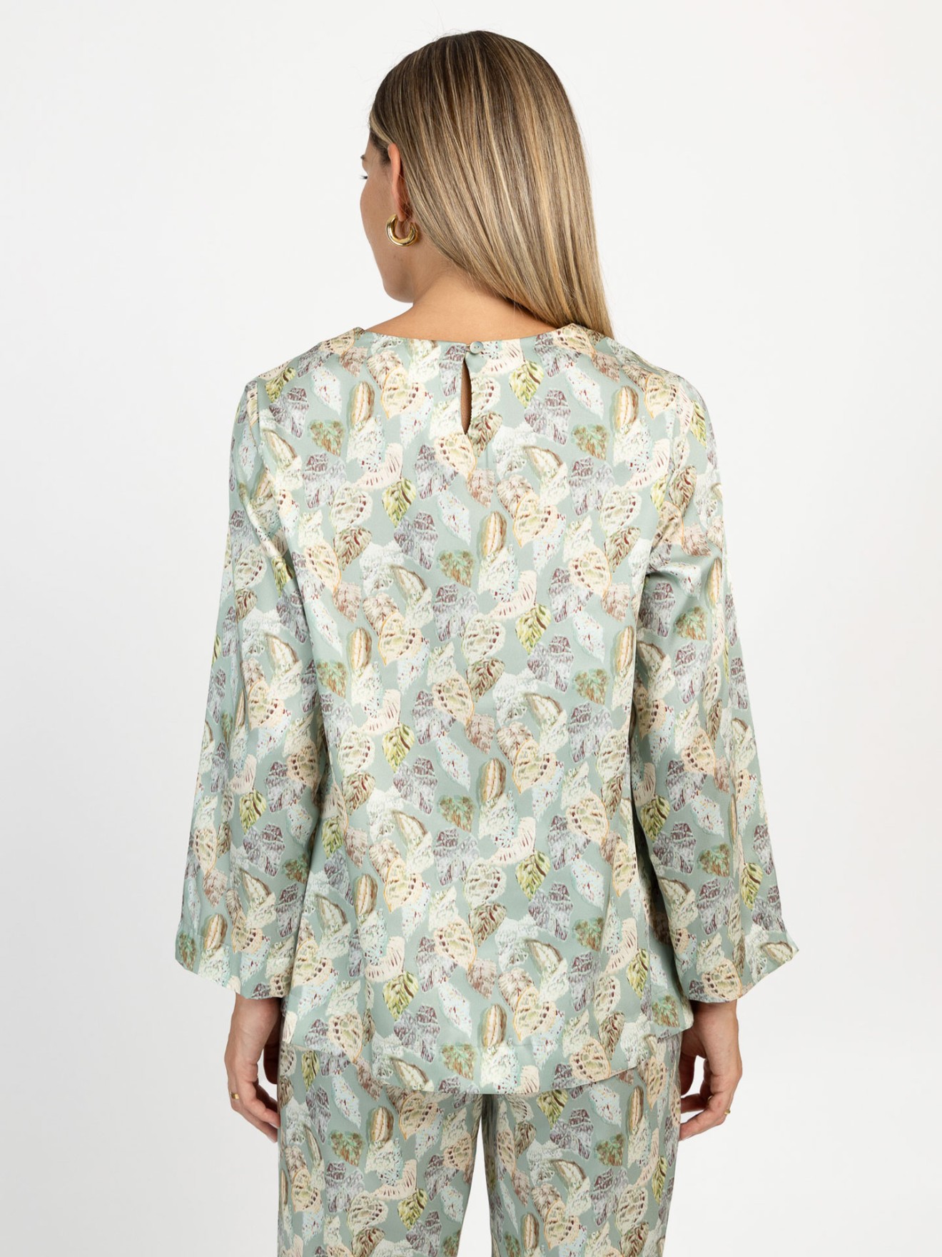 Blusa com Padro Floral