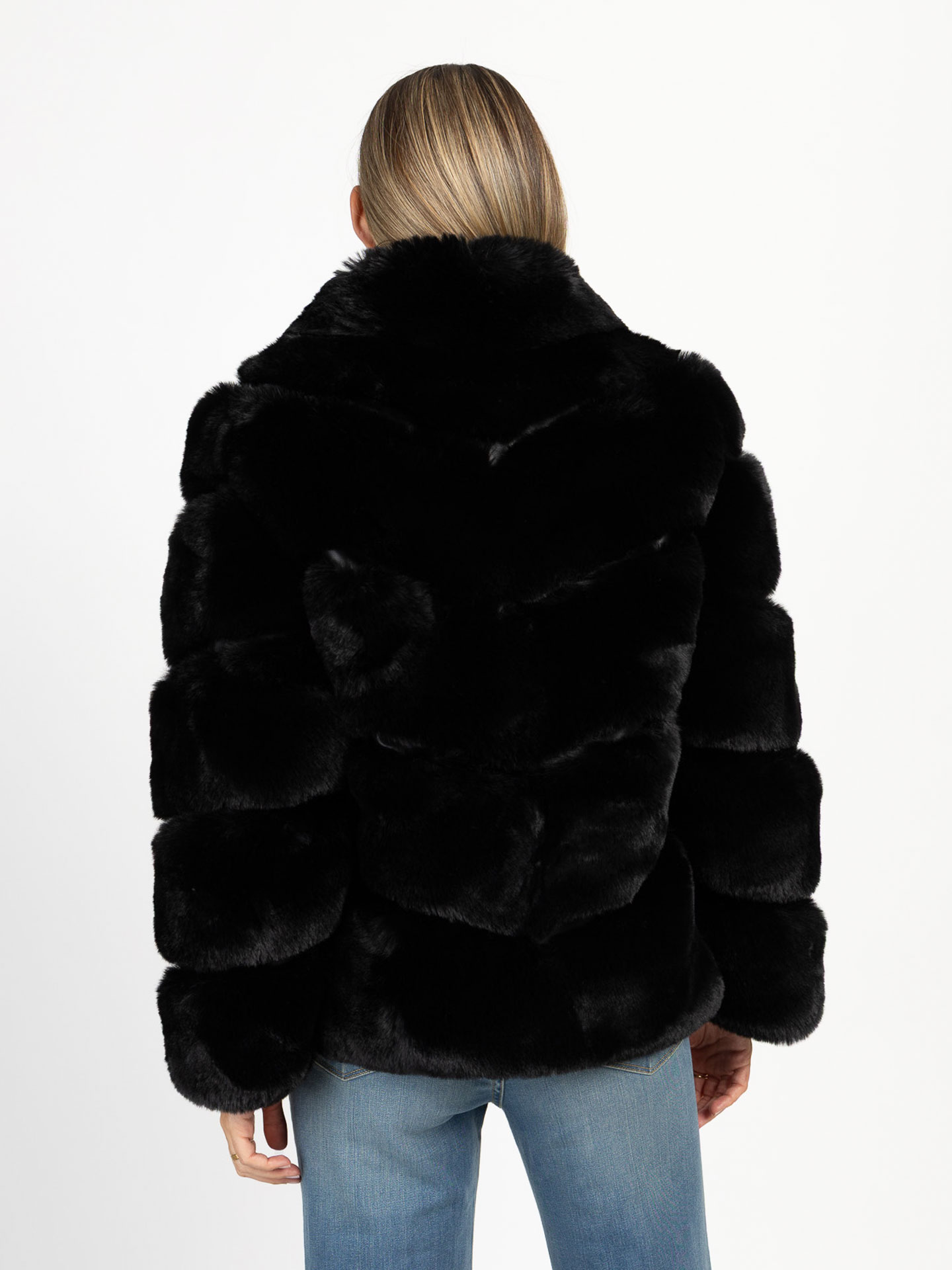 Casaco de Pelo Sintético com Gola Alta