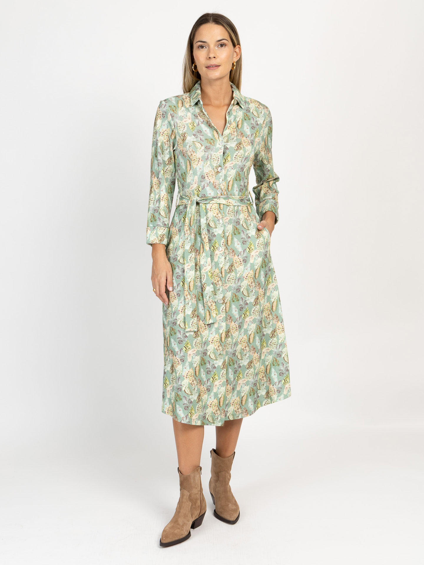 Vestido Camiseiro Padrão de Folhas