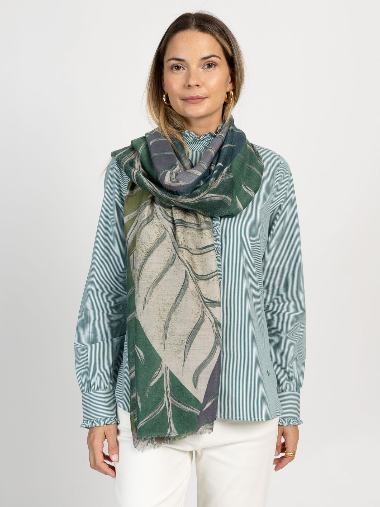 Echarpe com Padrão de Folhas