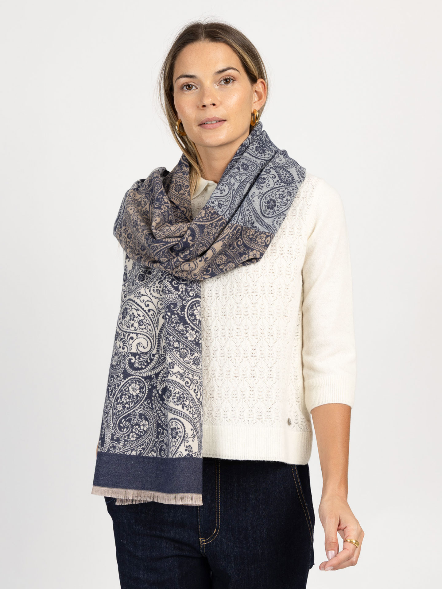 Echarpe com Padrão Paisley