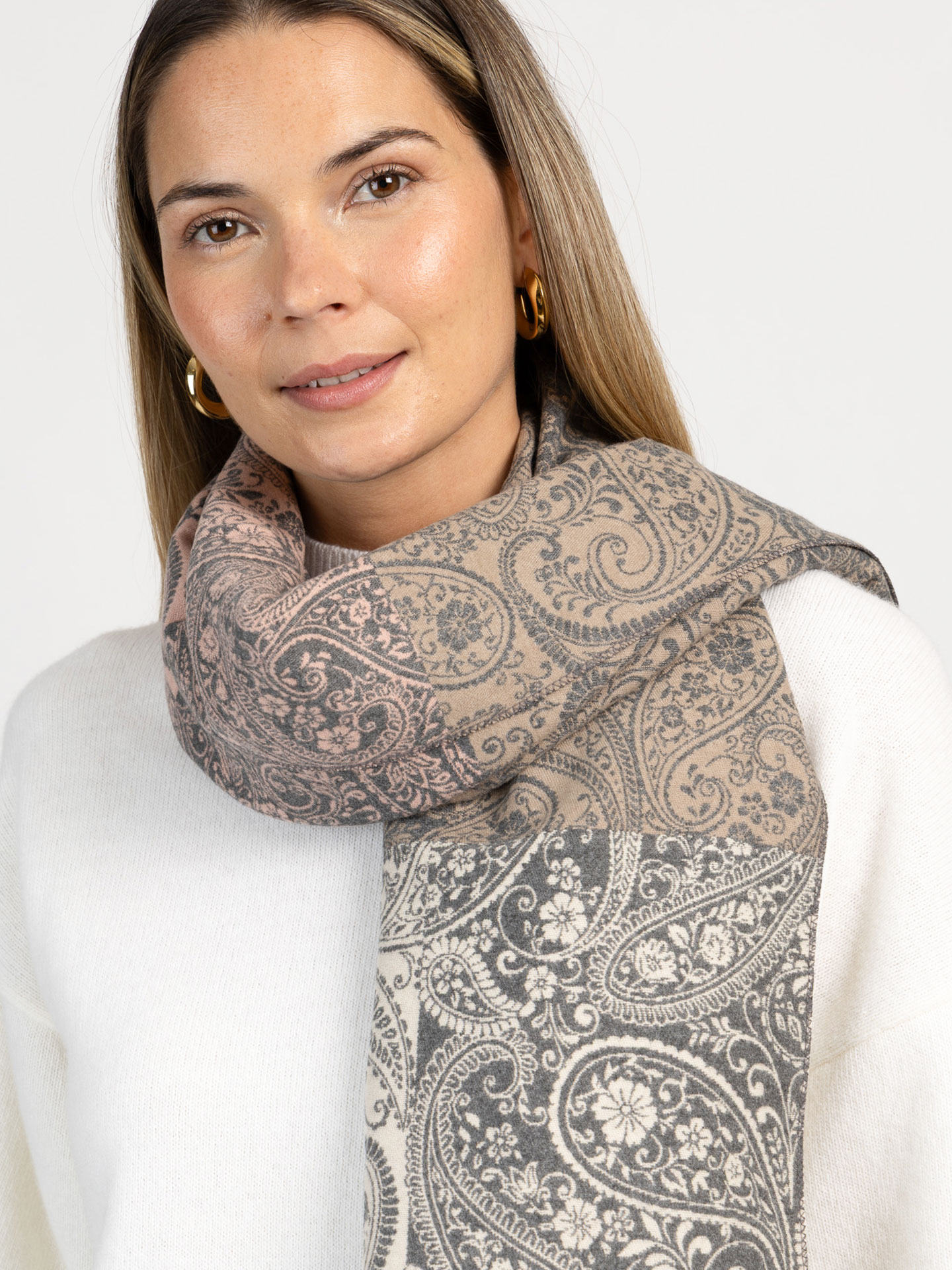 Echarpe com Padrão Paisley