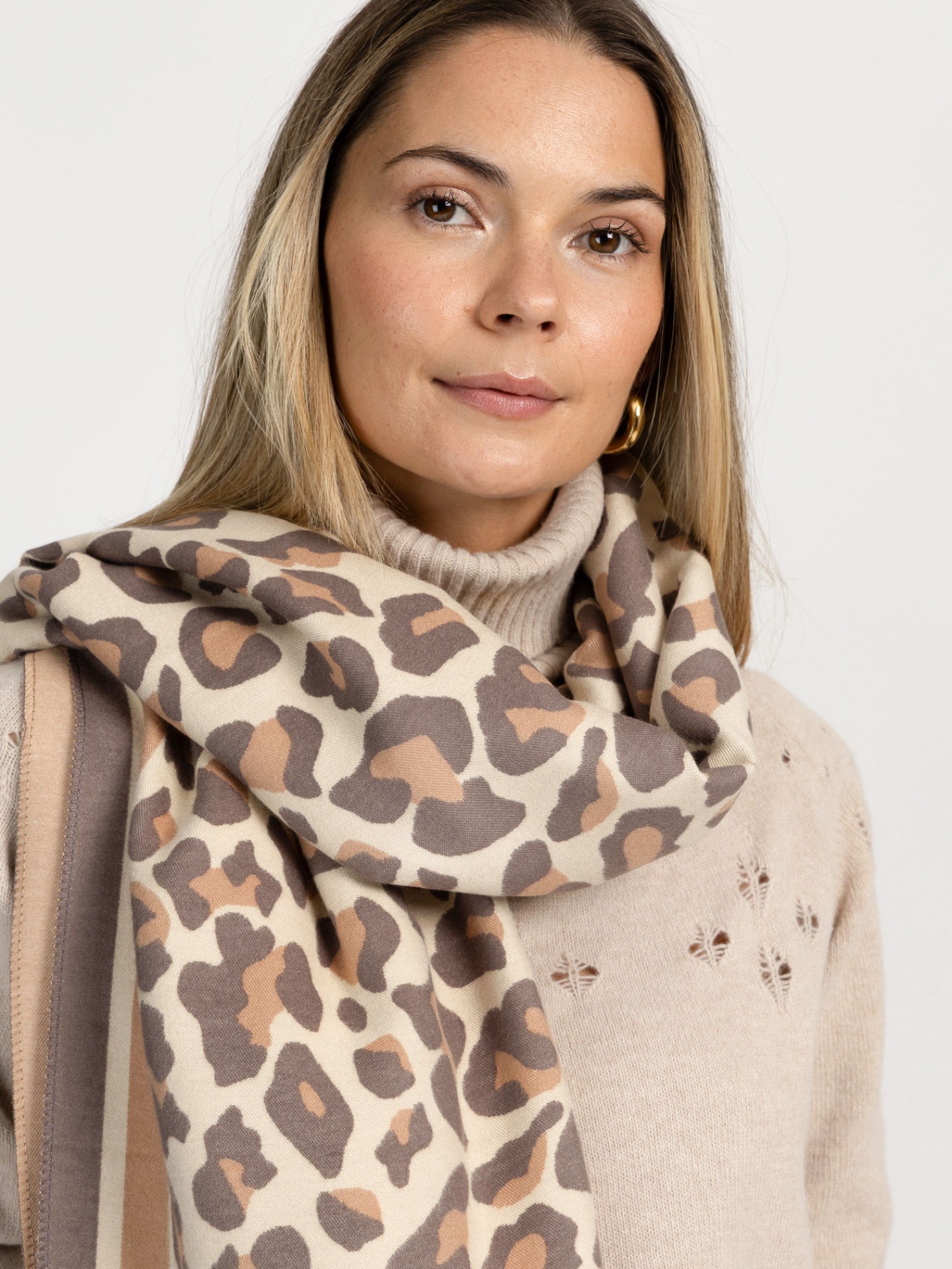 Echarpe com Padrão Leopardo