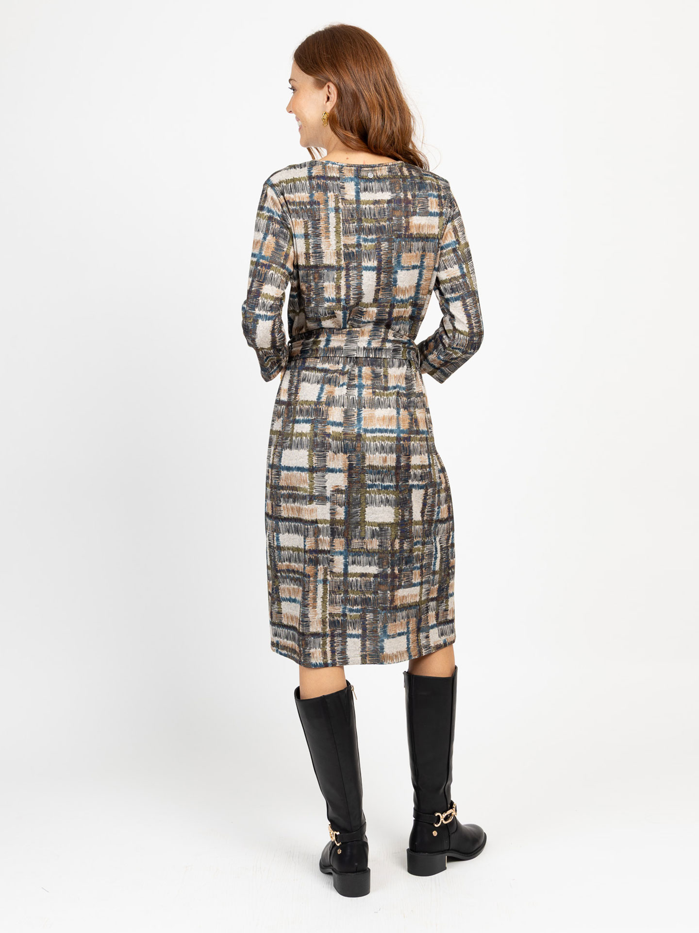 Vestido Midi com Padrão Xadrez Abstrato