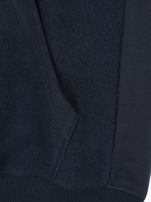 Sweatshirt de Gola Redonda com Bolso Canguru