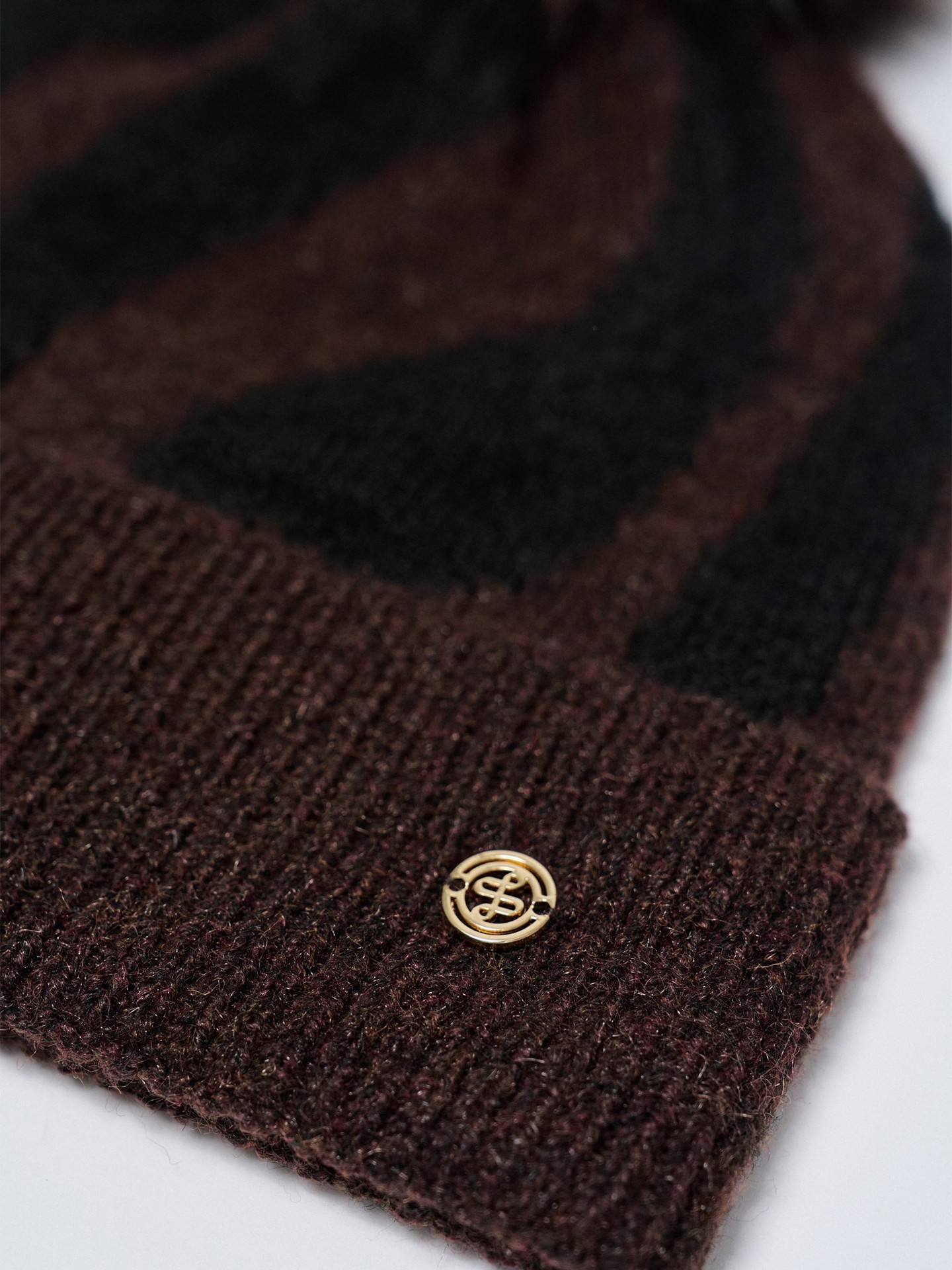 Gorro de Malha com Pompom