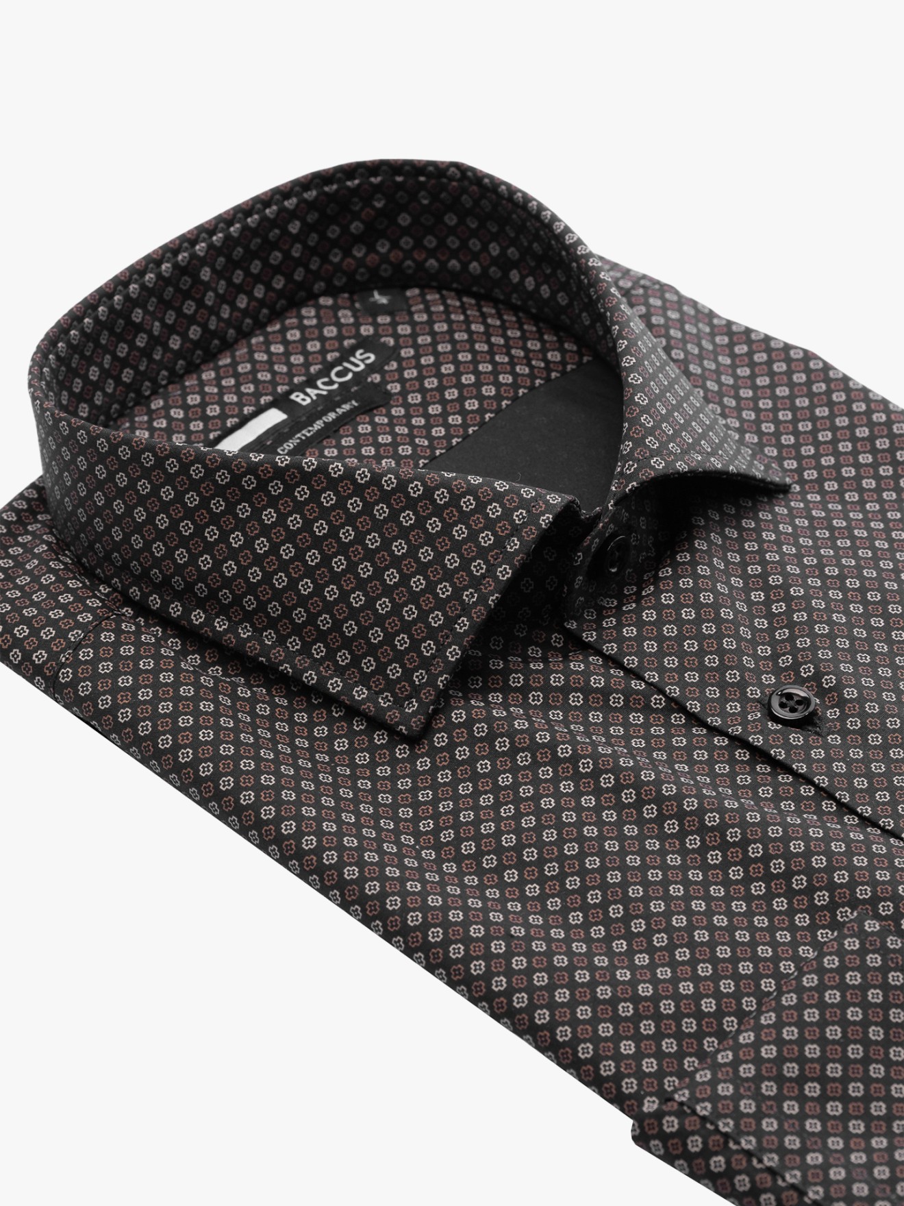 Camisa com Padro Geomtrico