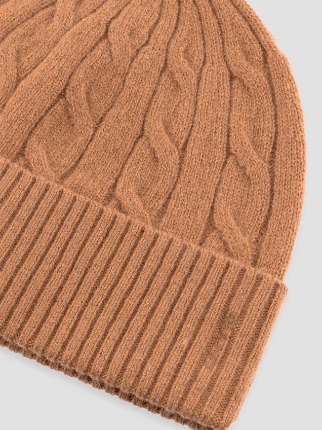 Gorro em Malha Trançada