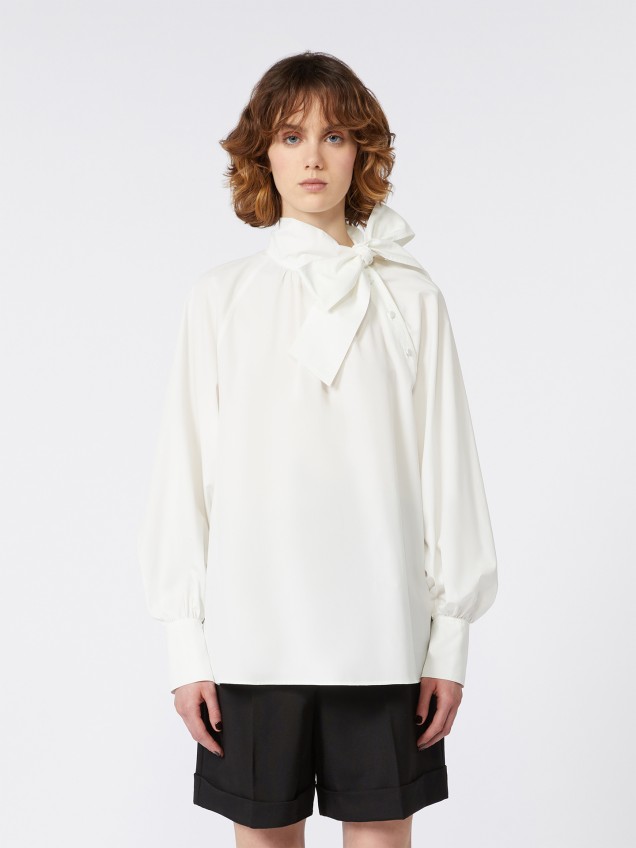 Blusa com Gola Alta de Lao Burgos1234