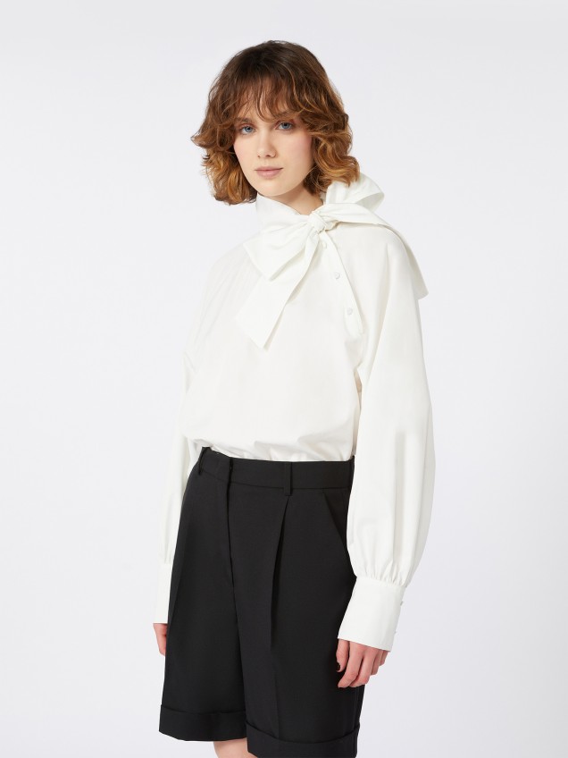 Blusa com Gola Alta de Laço Burgos1234